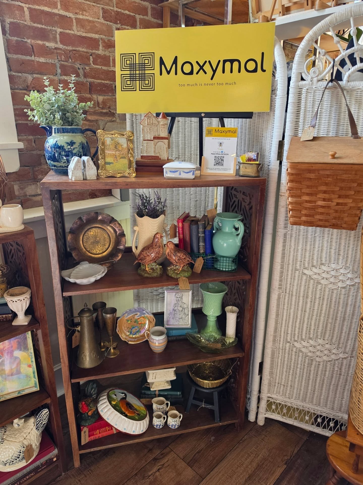 Just dropped at @honeybeevintagealton 🖤🐝
One-of-one pieces, gone when they&rsquo;re gone. Don&rsquo;t say I didn&rsquo;t warn you.