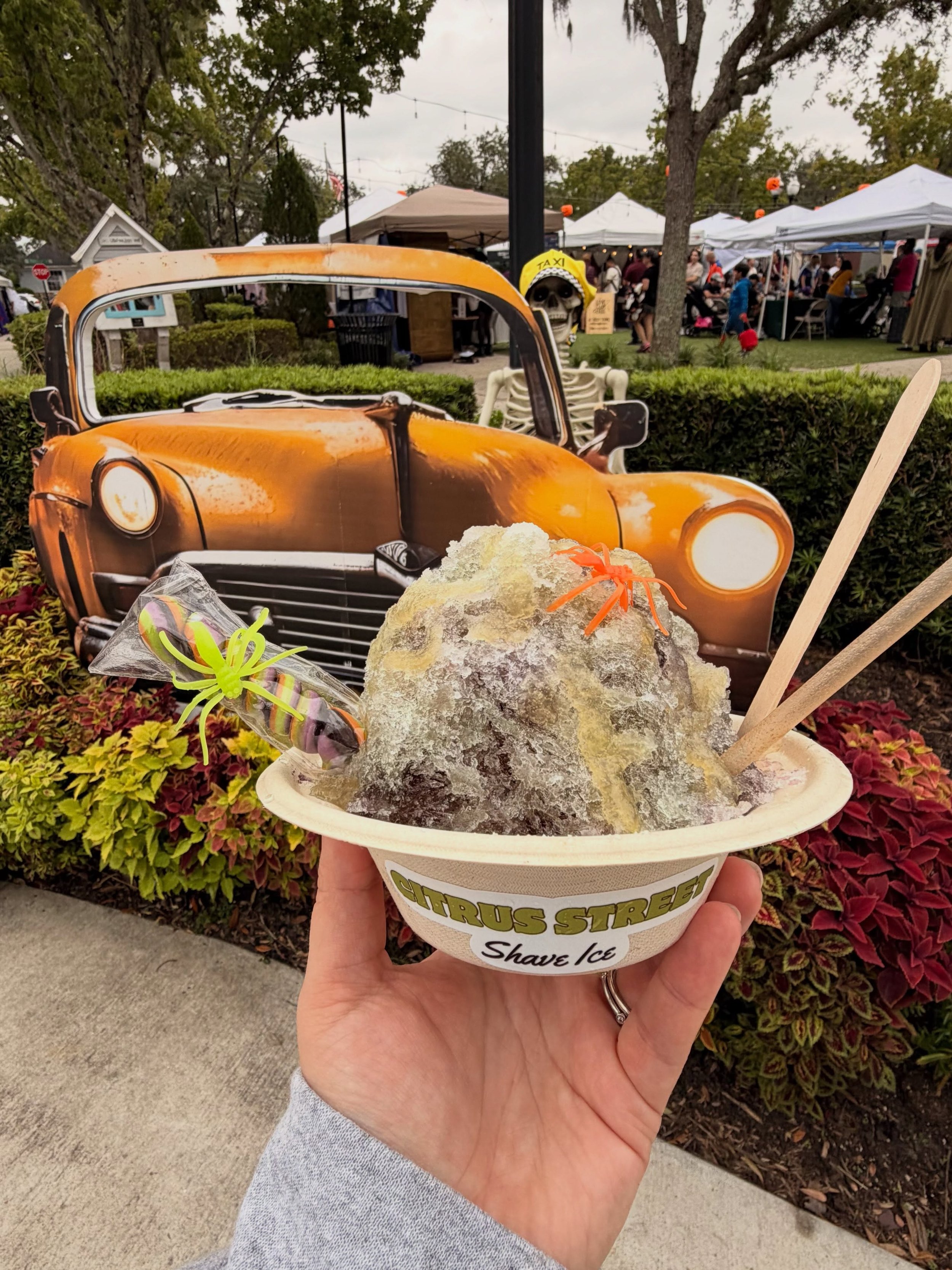 The Poison Apple 🍏☠️ 

Pucker up Witches and come show us how much sour you can realllly handle! This one is NOT for the faint of heart, lemme tell ya!
&bull;
&bull;
&bull;
#sourapple #spookyseason #october #orlando #shaveice