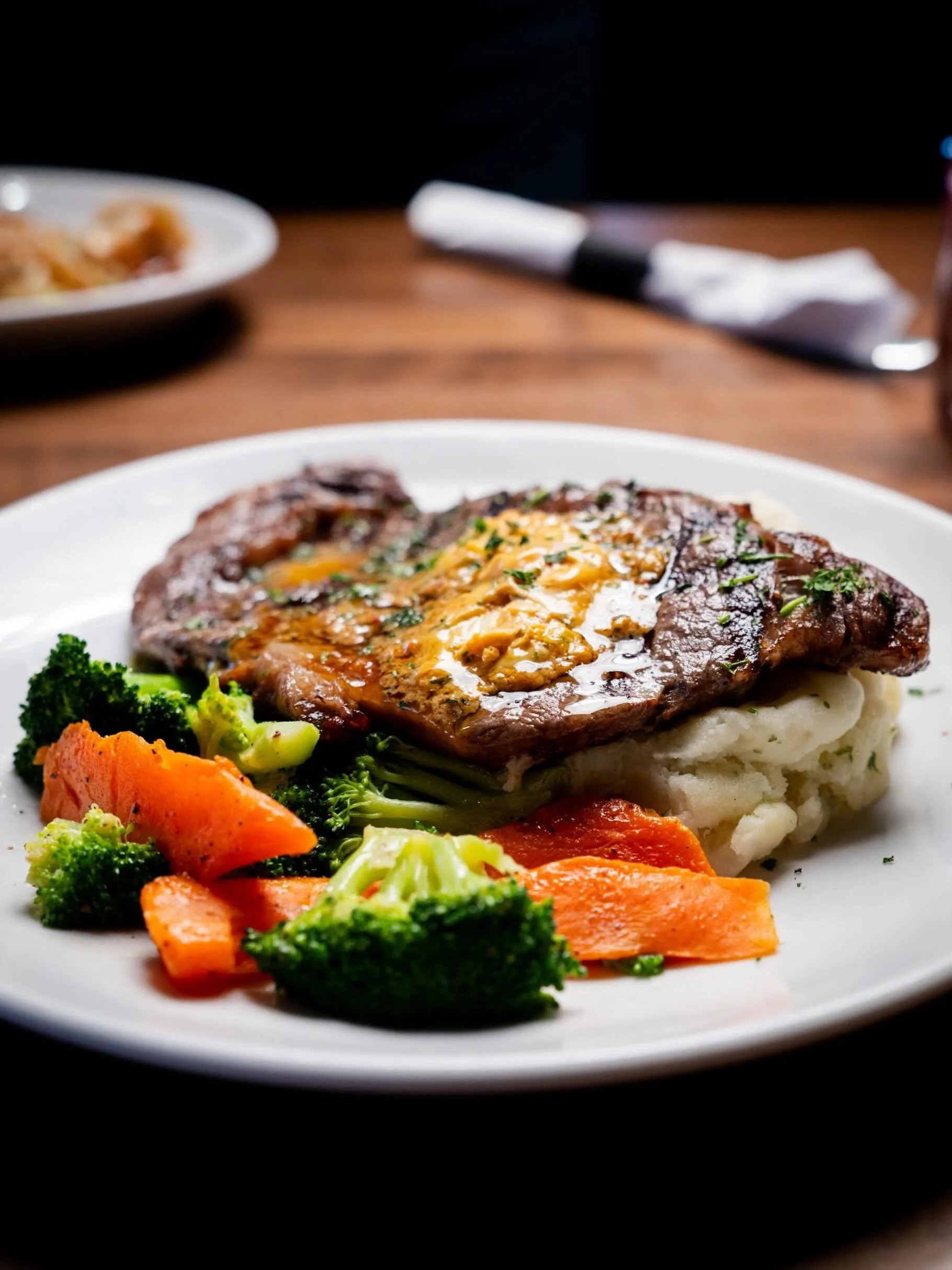 The only thing better than a juicy steak? A juicy steak with cowboy butter. 🤠