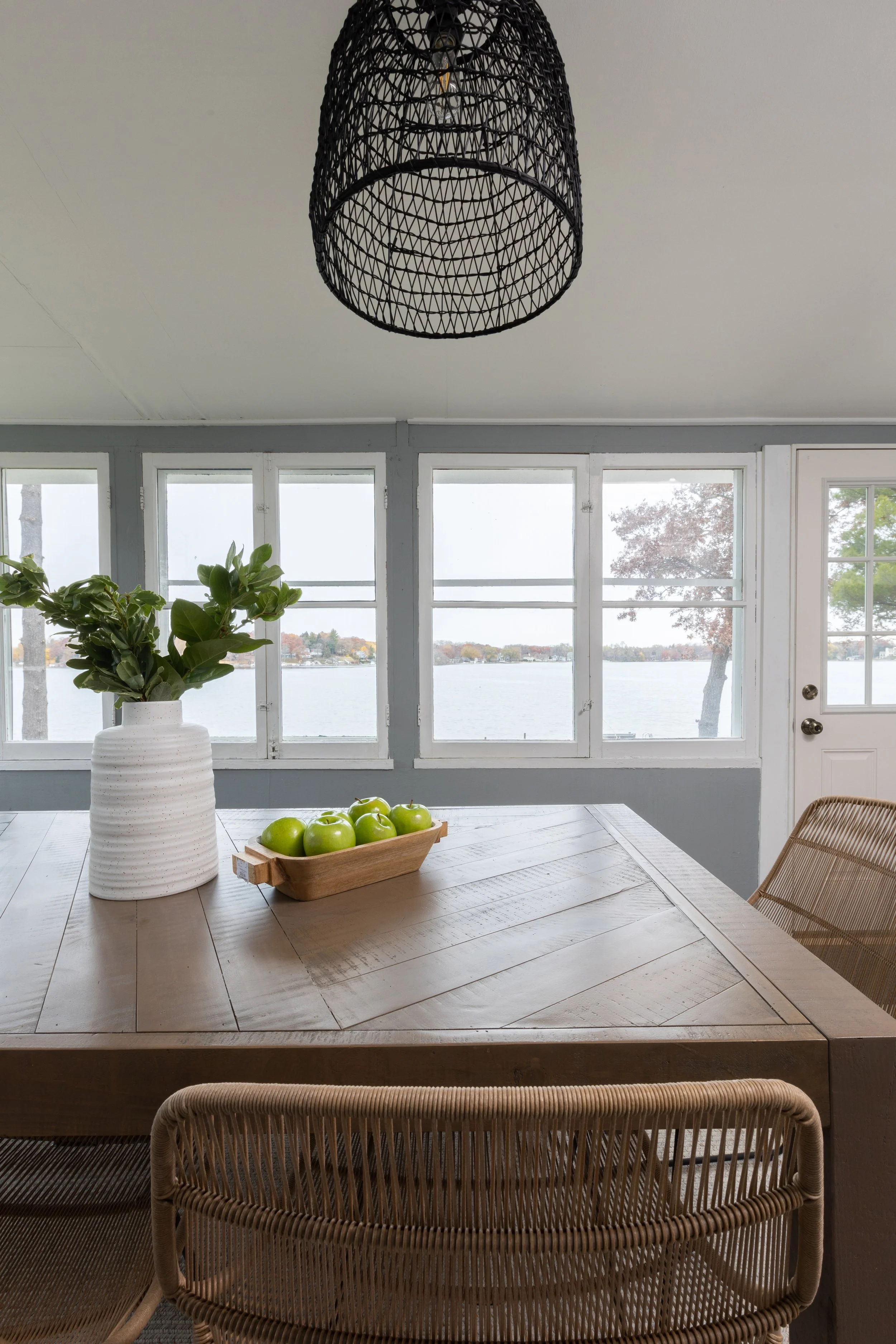 MenzaLakeHouse-10.jpg