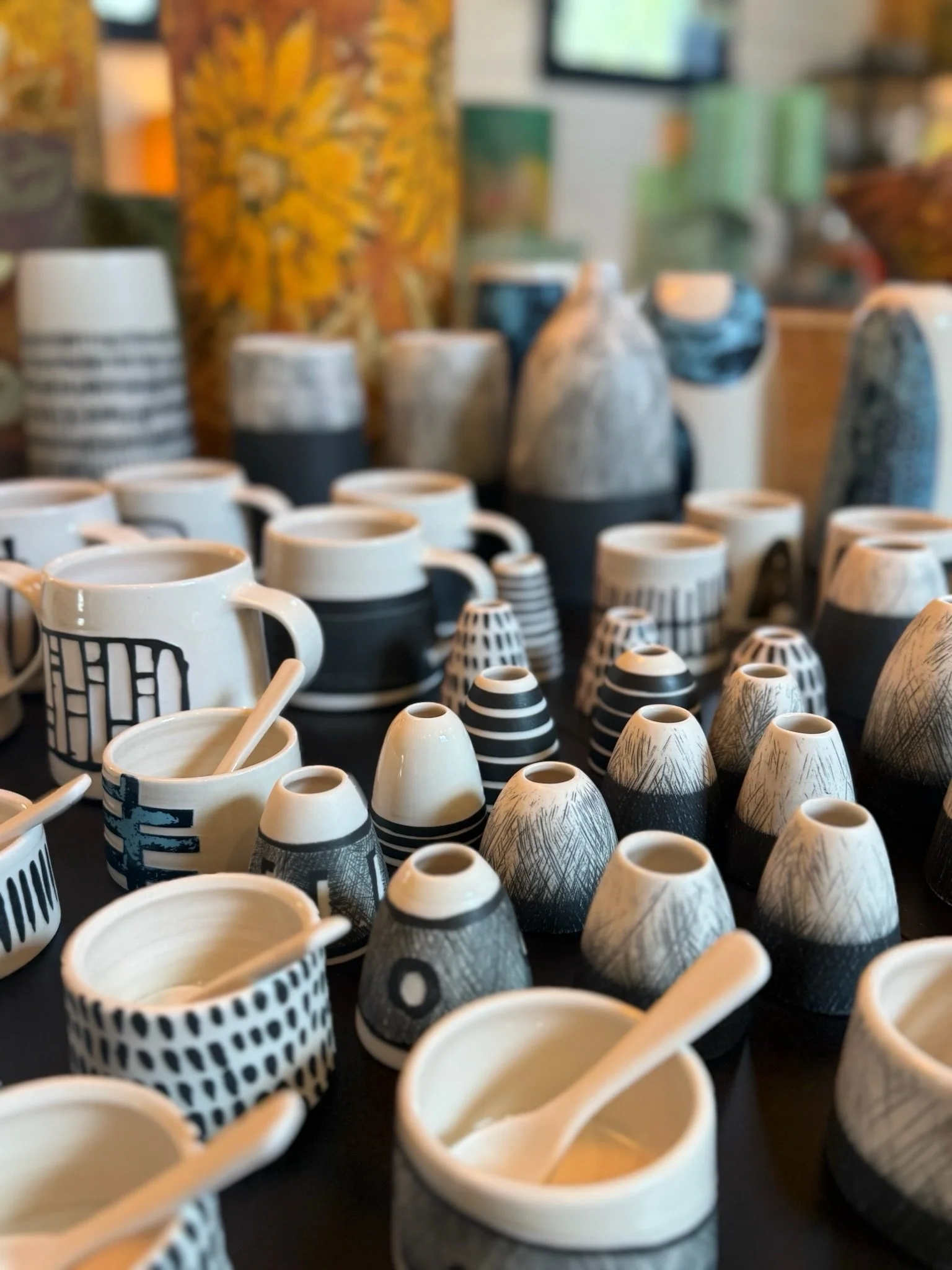 ✨ Artisan Spotlight ✨

We are incredibly excited to be carrying gorgeous ceramics from @wishboneclay here at The Artisan Stop! 🖤

Crafted by artist Stephanie Haynes in the scenic coastal village of New Harbor, Maine, each of these stunning contempor