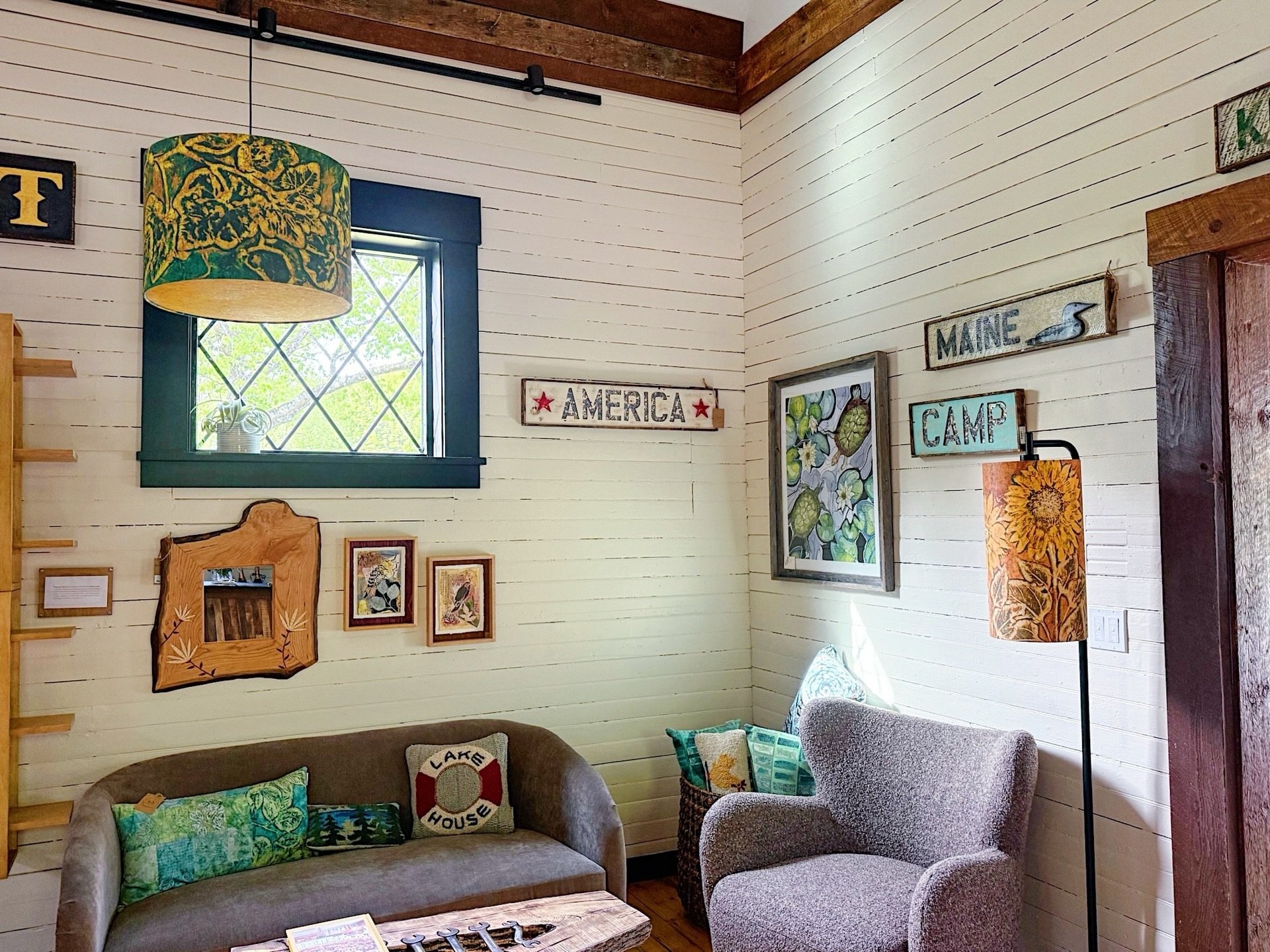 A moment for the coziest corner in The Artisan Stop! 💙