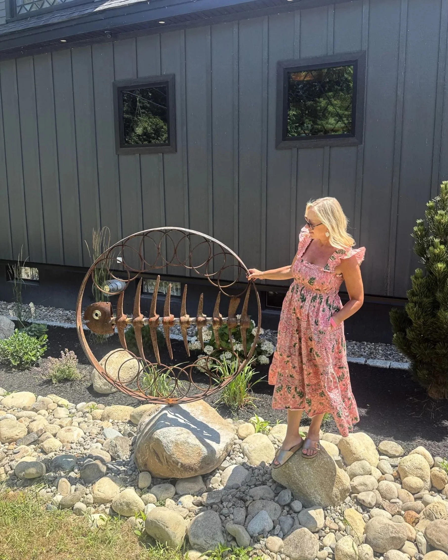 Something new outside the shop! 🐟🌾

We are so excited to feature this incredible metal fish sculpture in our outdoor garden space. The detail on the weathered steel and circular frame is just as cool in person as it is in photos.

Come take a strol