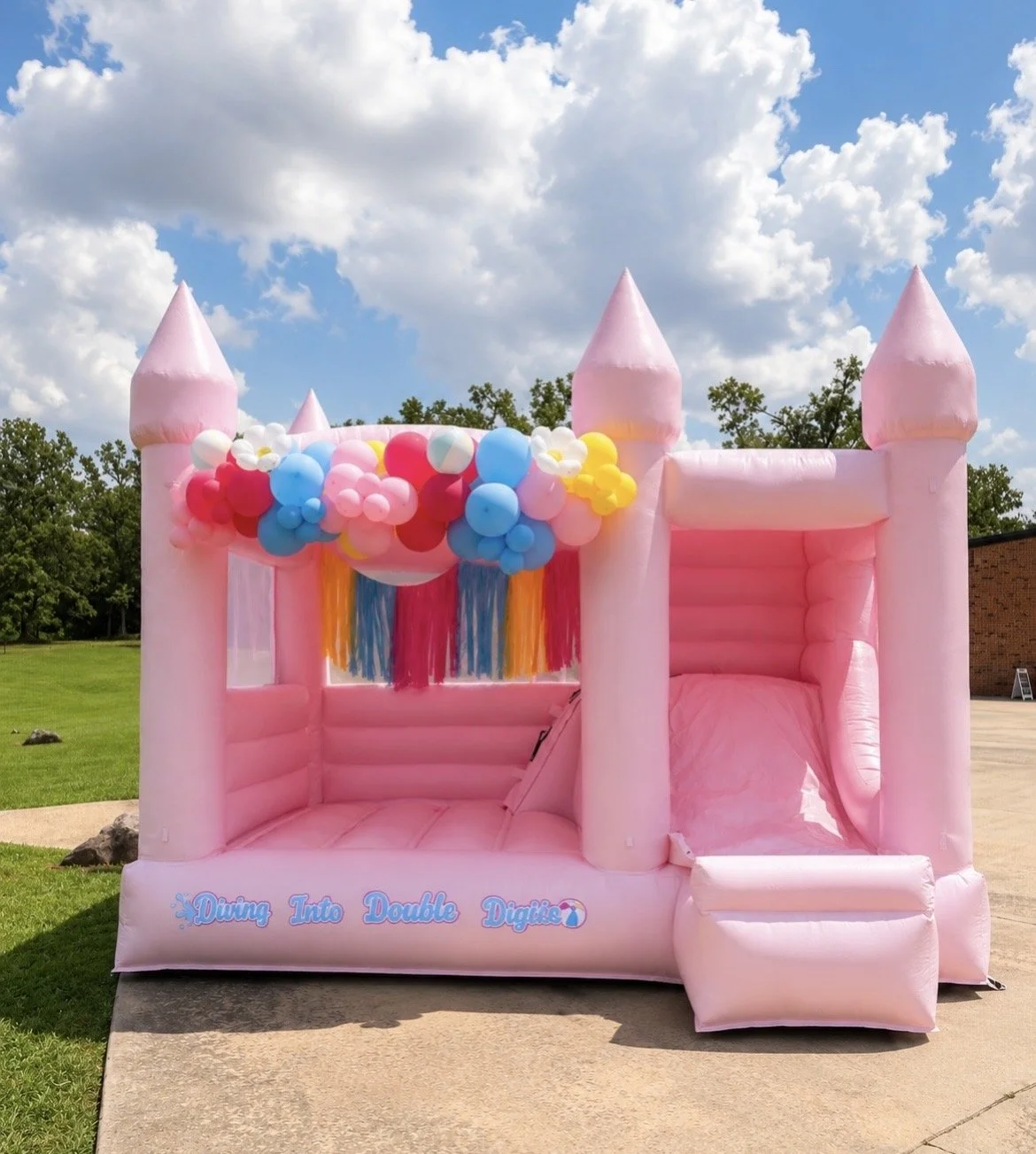 pink bounce house Tupelo Ms.jpg