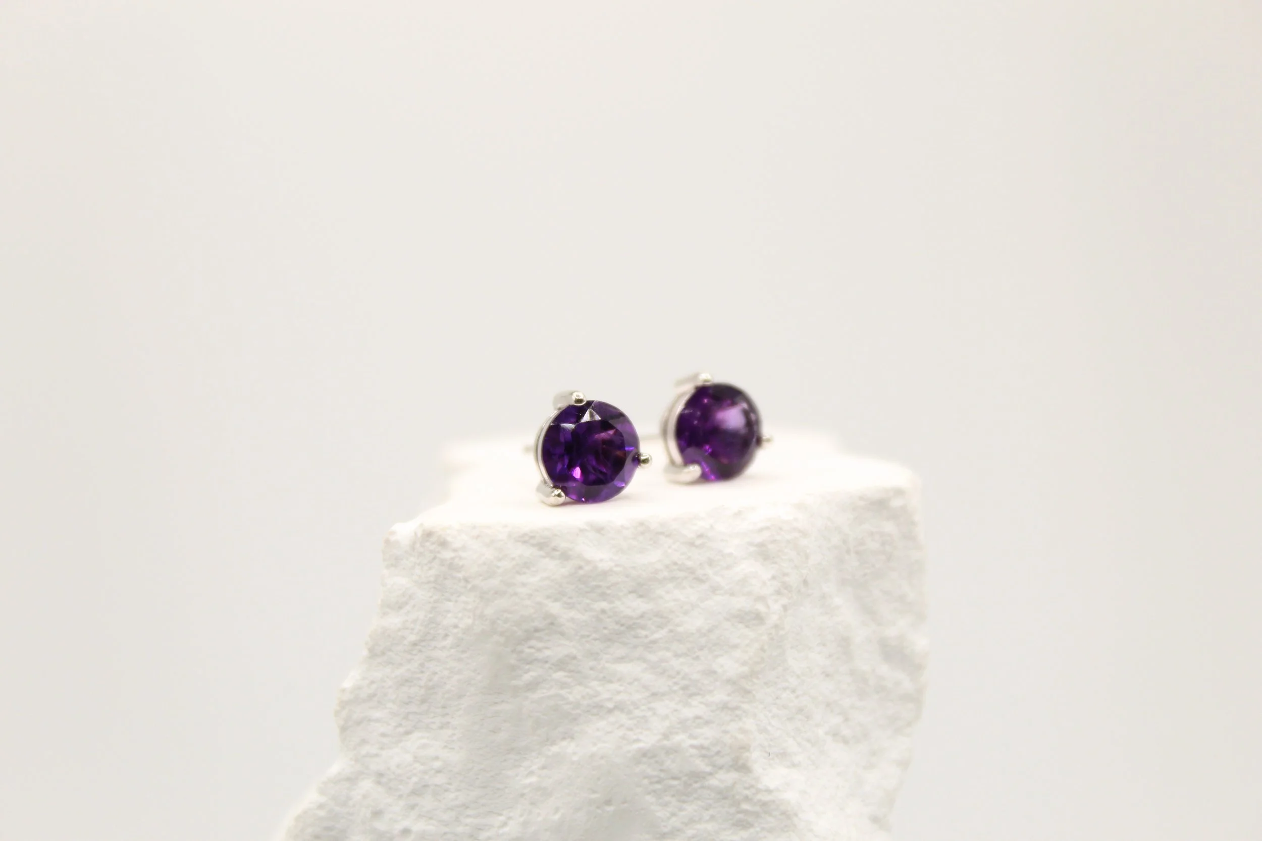 Deep Glow Amethyst Studs