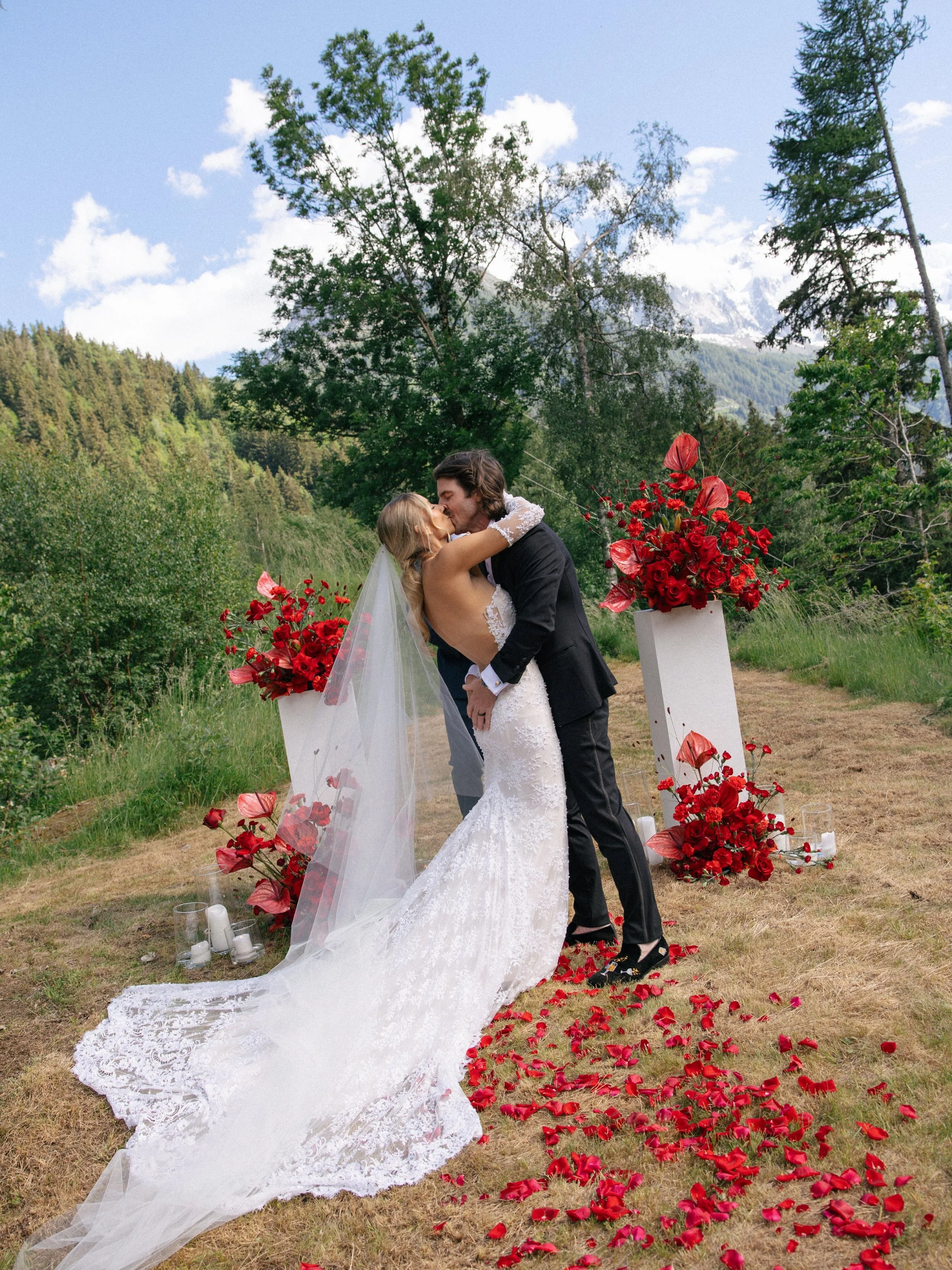 Myah &amp; Austin shared a strong passion for Mont Blanc, and we had the best time exploring it together. What a beautiful landscape to elope. 

wedding planner @hauteweddingalps
photographer @hugocoelhophotography
assistant @nunofarizo 
hair @mads_h