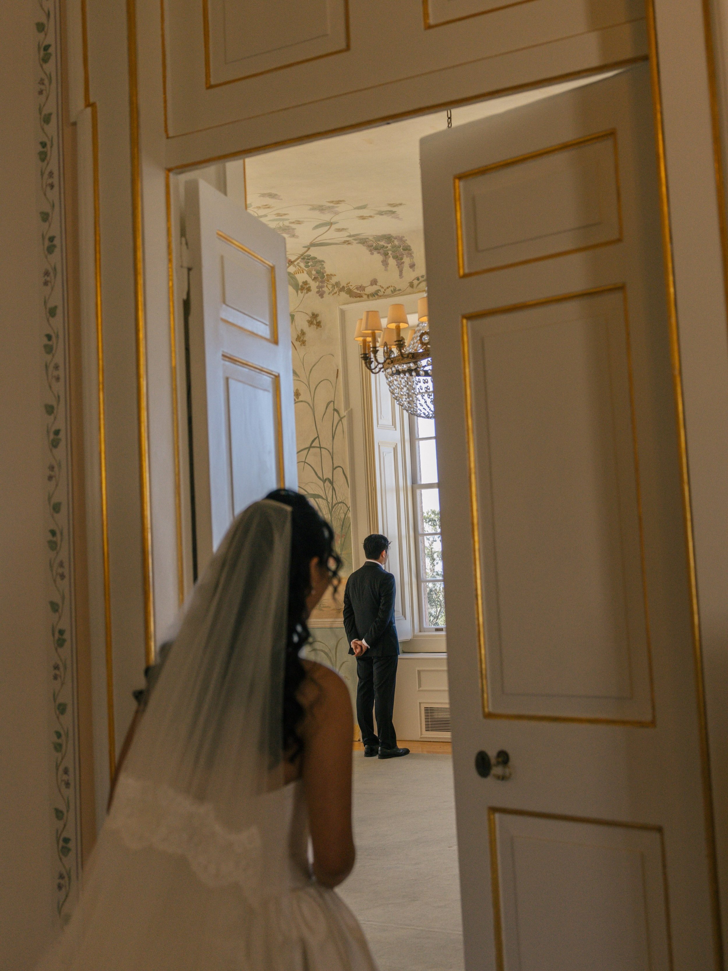 A few favorites from Lily &amp; Marvin&rsquo;s beautiful celebration in Sintra, full of charm, elegance and hidden gems 🐈&zwj;⬛ 

venues @hotelvalverdepalacioseteais @palaciodemonserrate 
wedding planner @somewhere_crazy @marriedbycyntia 
coordinato