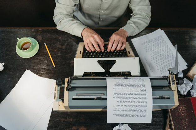What is indie publishing? Why to choose indie publishers and how to get started [2026]
