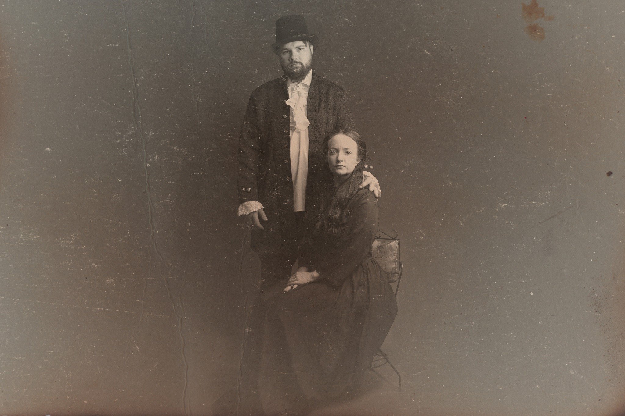 1800s Couple Old Time Portrait 