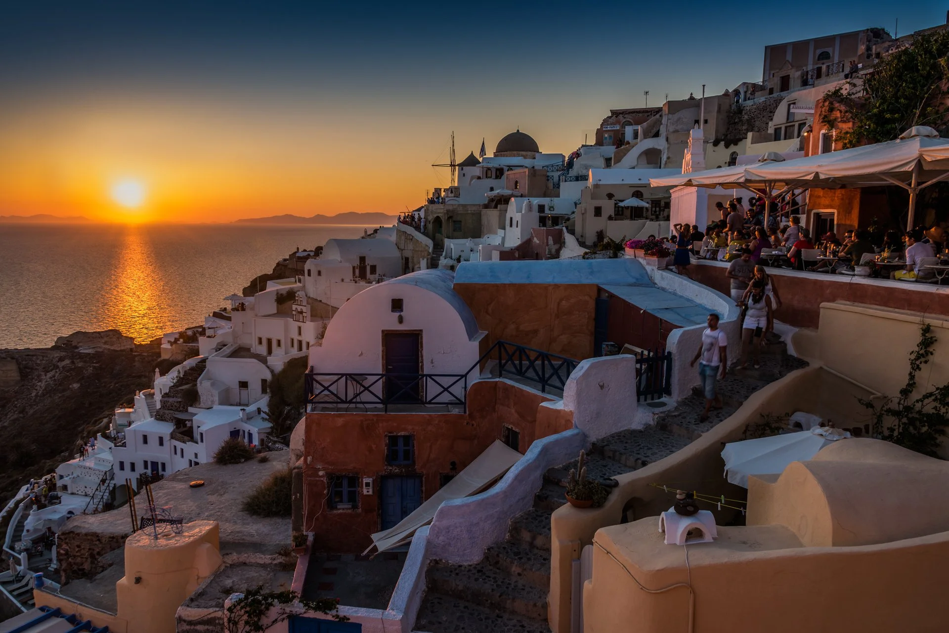 Three images of the same location as the light and colours change within an hour.