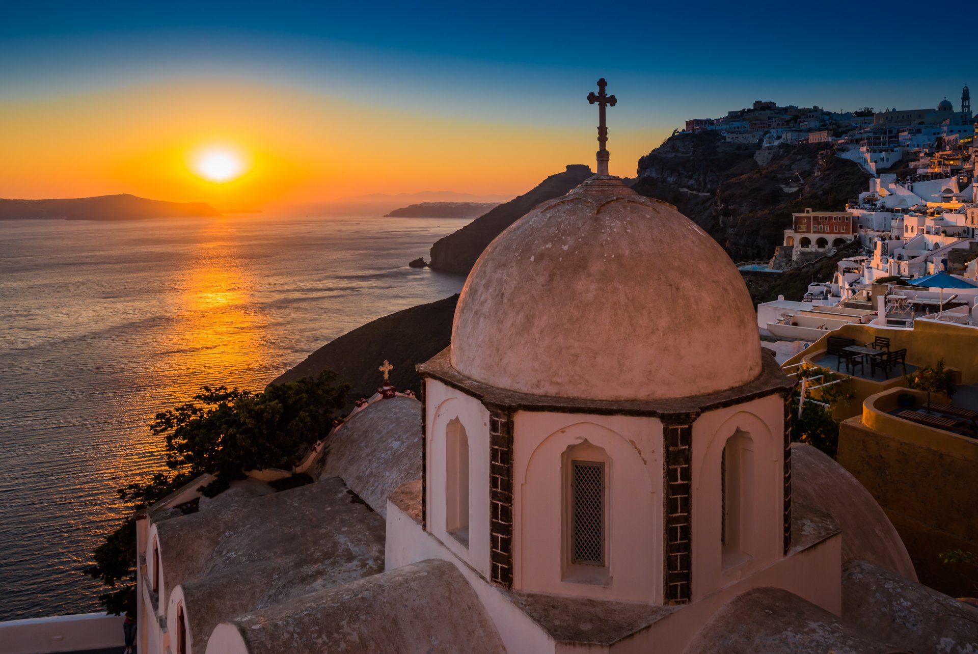 In the summer you are almost guaranteed to have a perfect sunset every night in Santorini.
