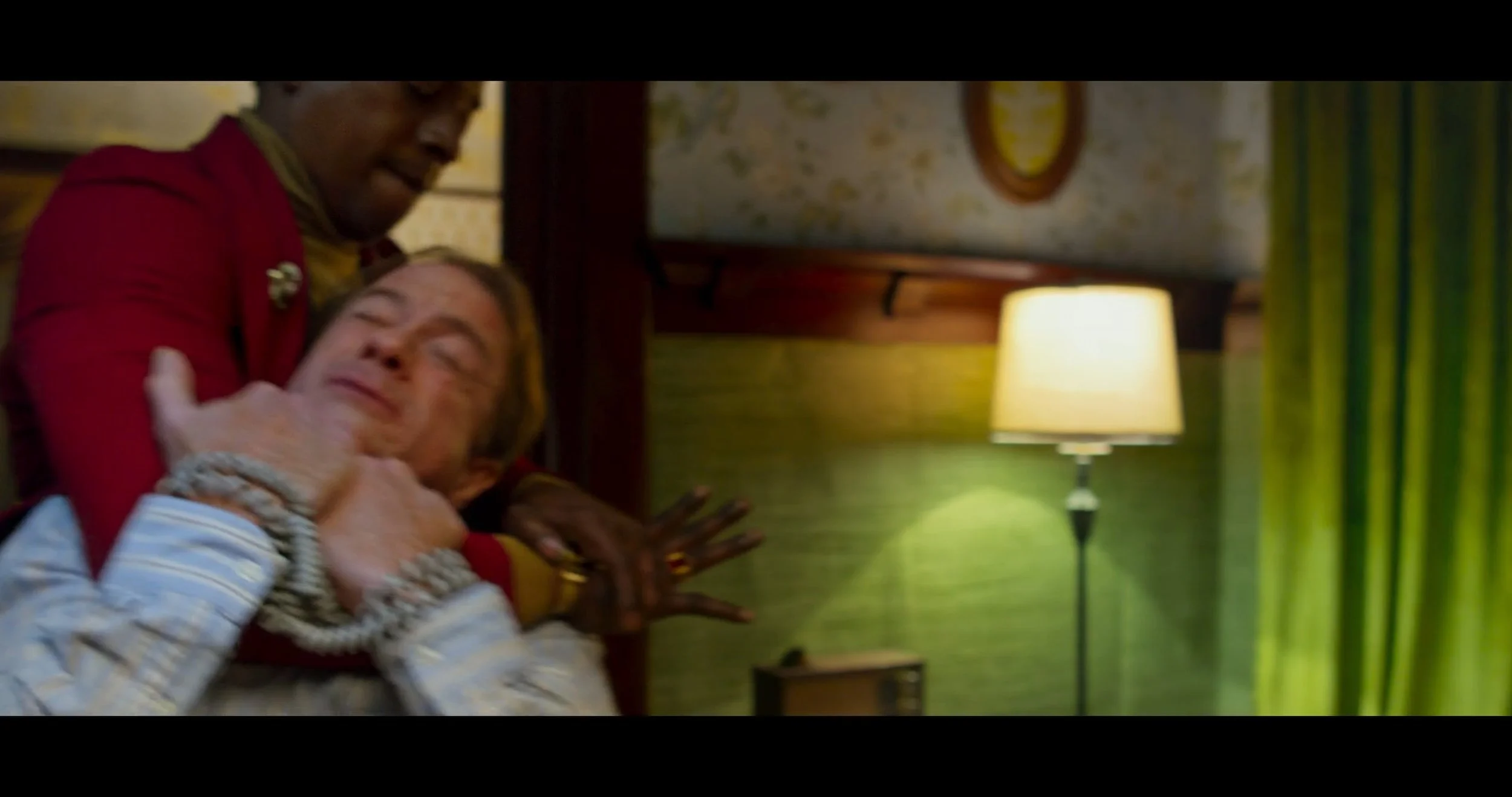 a_bad_romance_still_1.45.15.jpg