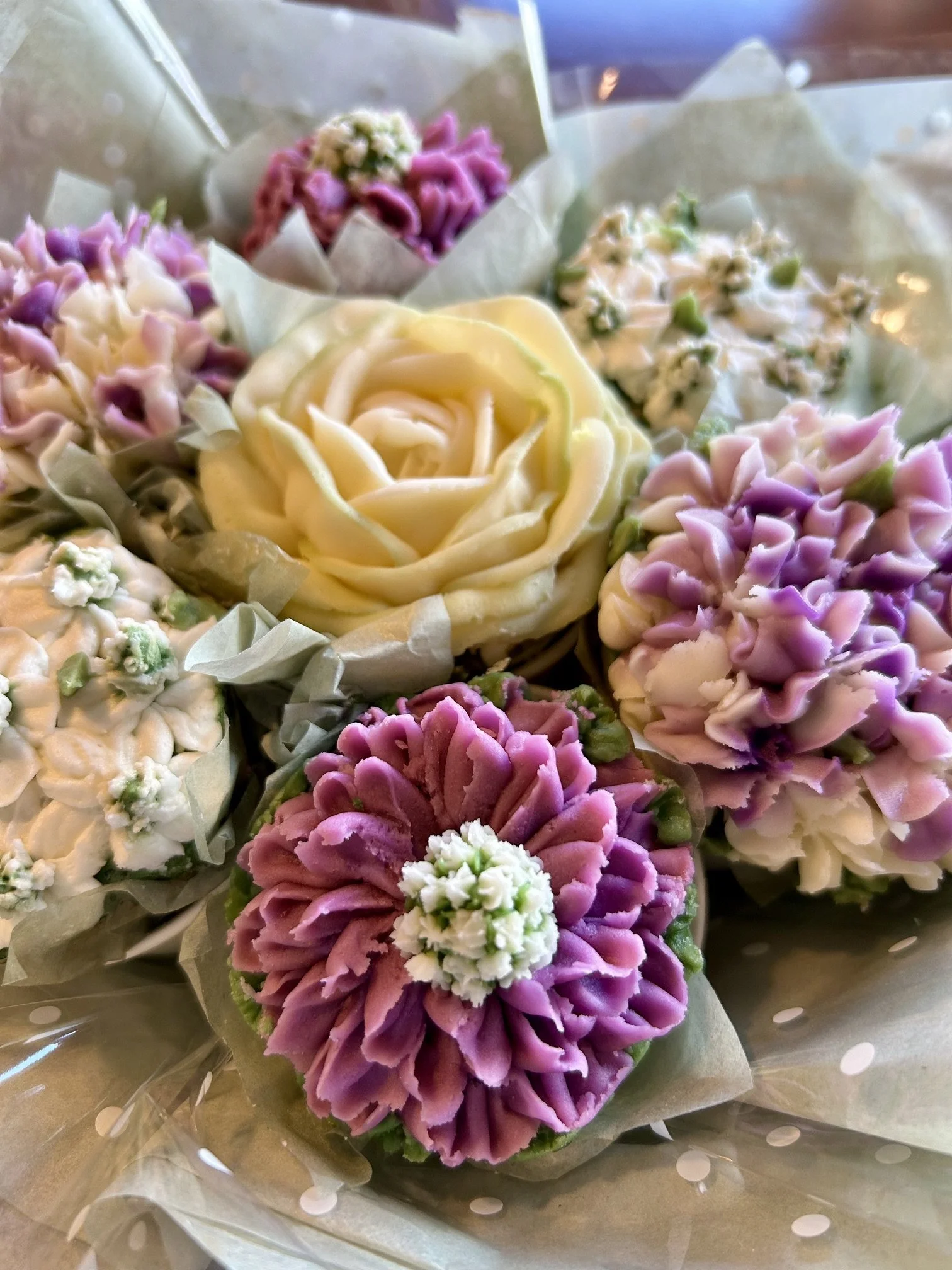Floral buttercream cupcakes for Birthday celebration