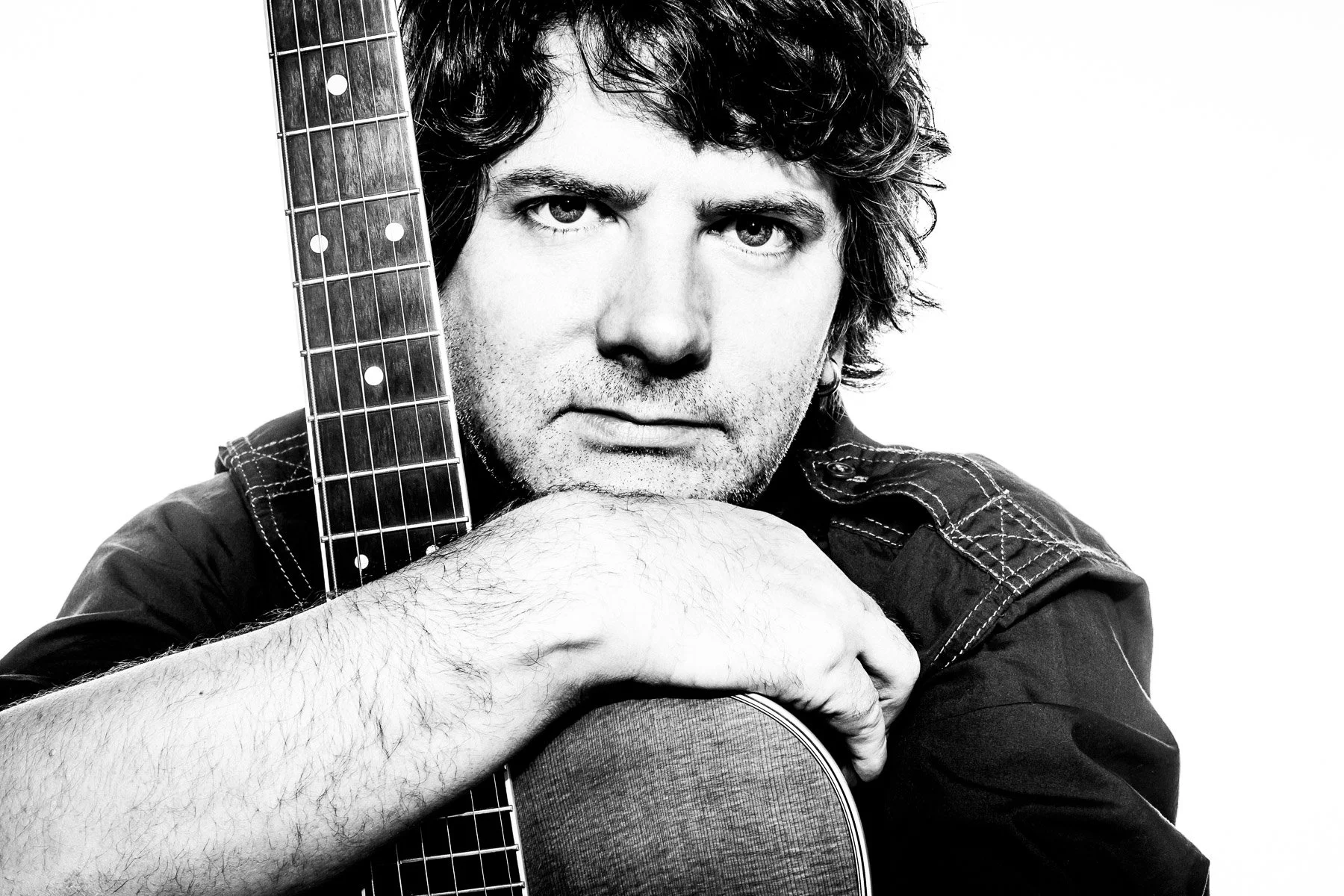Todd Mihan with Martin D35 acoustic guitar (photo by Franco Vogt)
