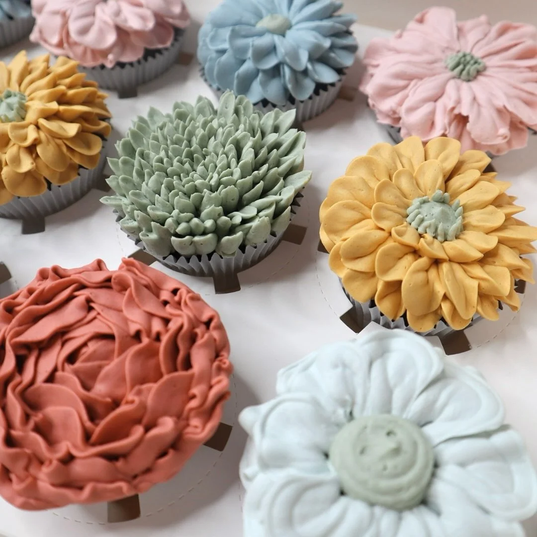floral cup cakes