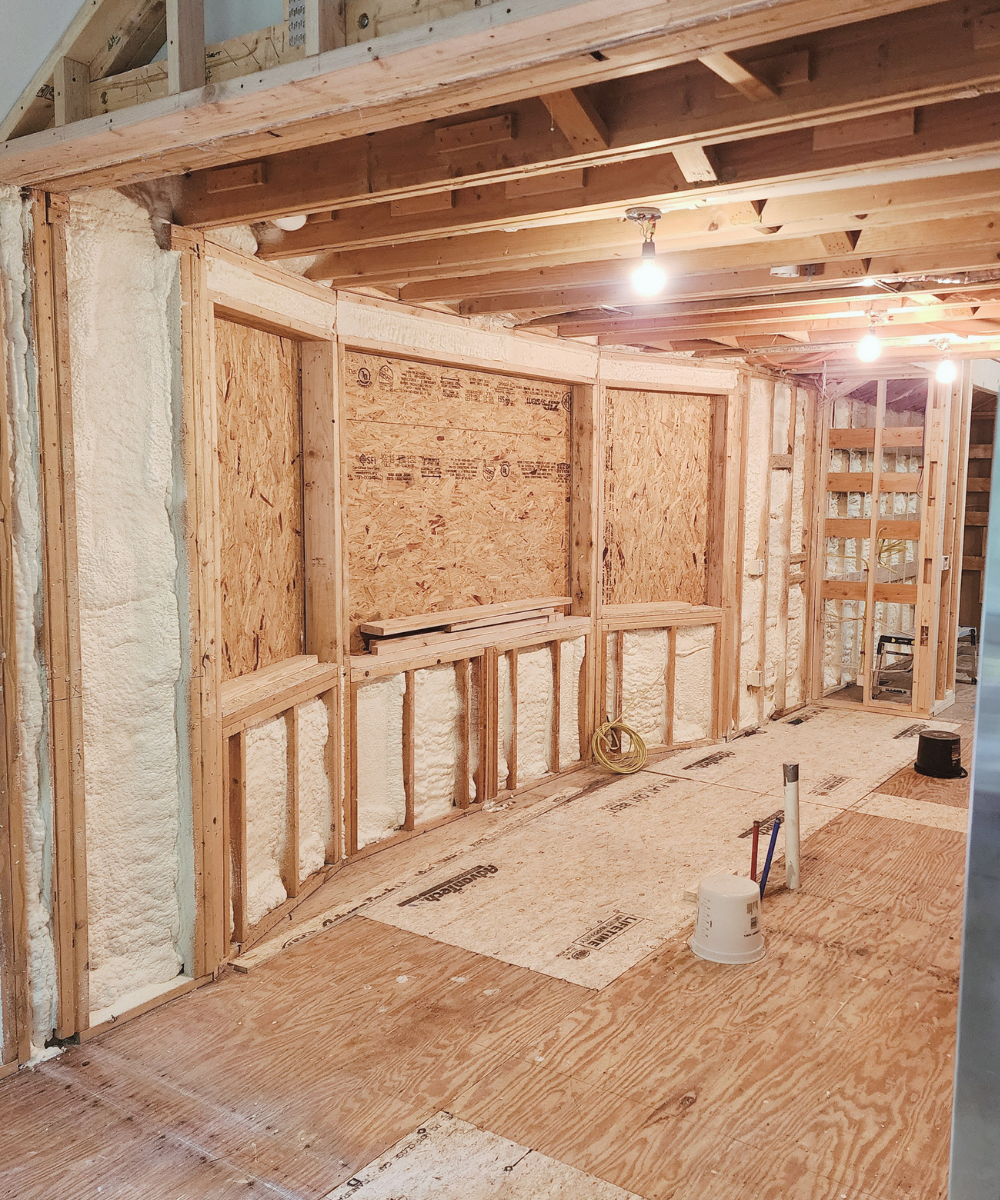 How to Hire a Contractor for Large Scale Indoor Renovations and Avoid the Common Pitfalls