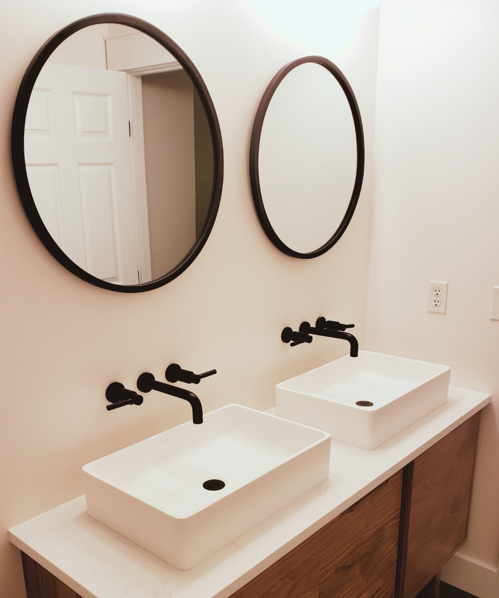 Designing a Spa-Like Primary Bathroom with High-End Trends and Proper Waterproofing