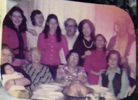 Thanksgiving photo of Lola and her beloved loved ones. Photo courtesy of María A. De la Cruz