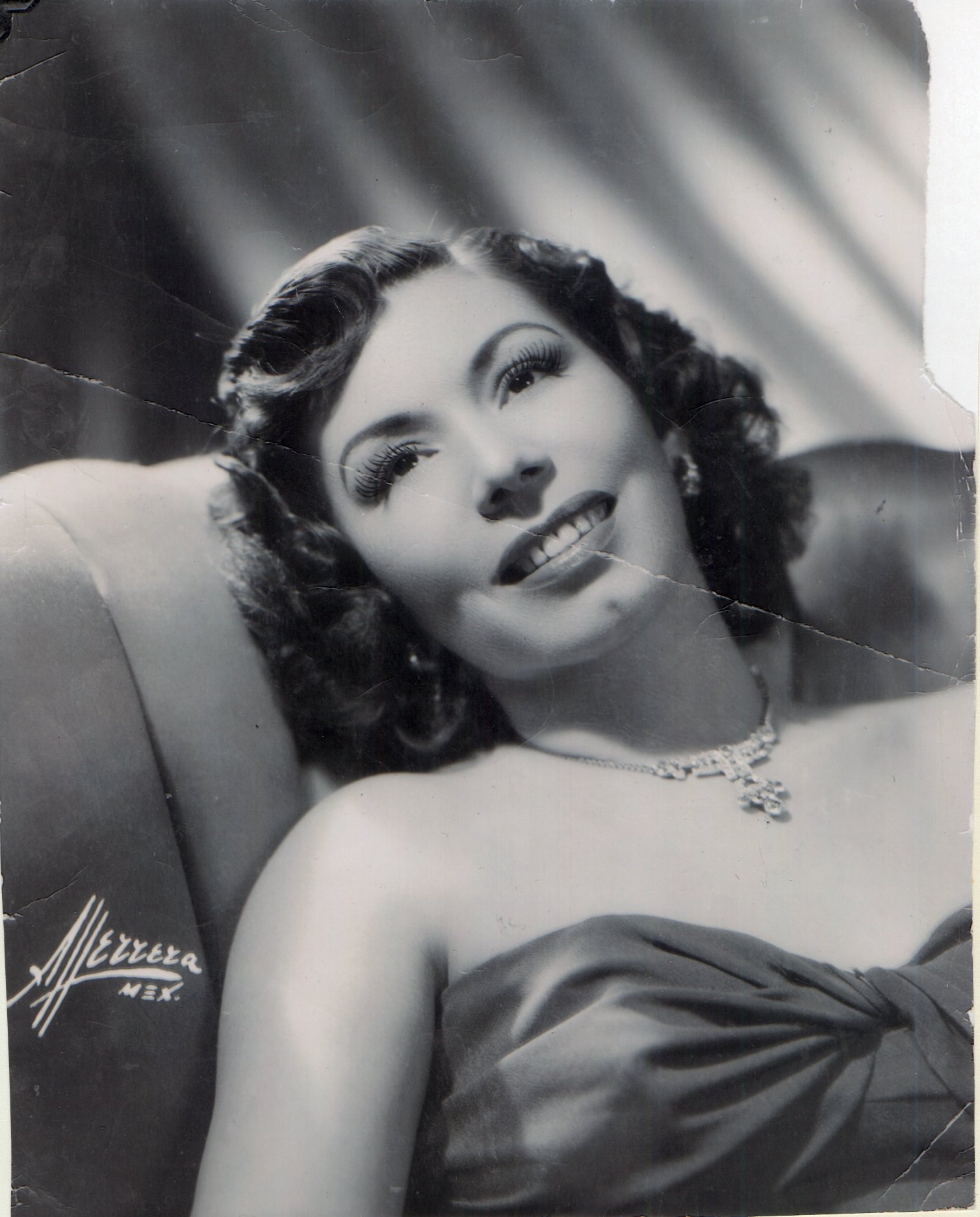 Eva Garza, studio portrait, Herrera Studio, Mexico, Courtesy Esperanza Peace and Justice Center, San Antonio, Texas