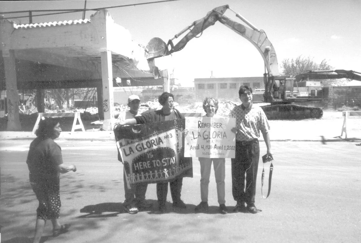 La Gloria 2002.jpeg