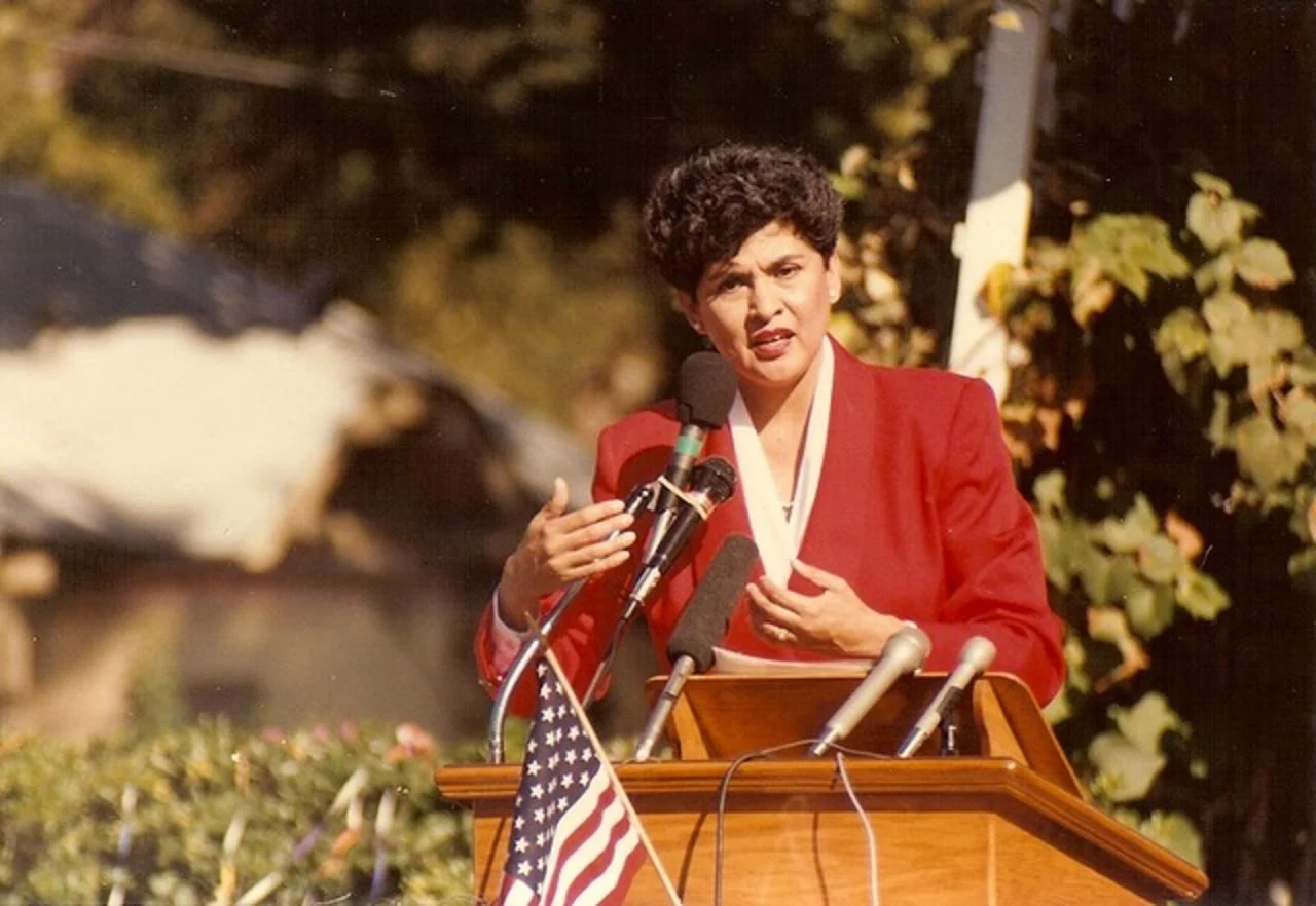 María Antonietta Berriozábal campaigns for Mayor, 1991. Courtesy of María Antonietta Berriozábal