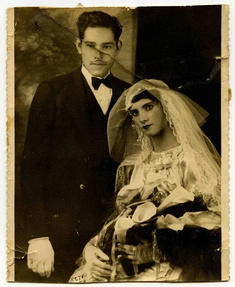  Wedding portrait of Lydia Mendoza and Juan Alvarado, 1935. 