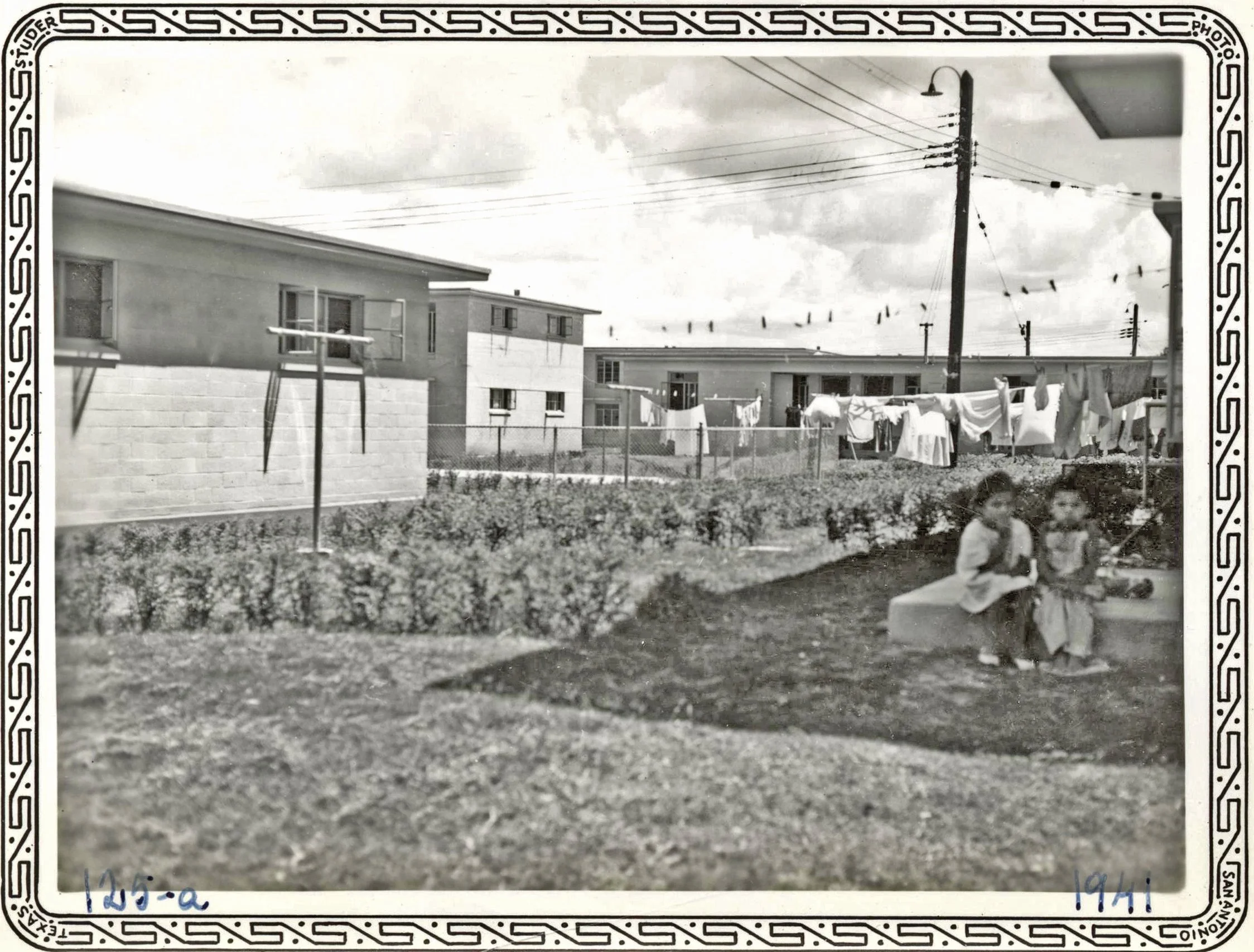 OLGuadalupe_Tranchese_ninos_Alazan_Apache_courts_1941.jpg