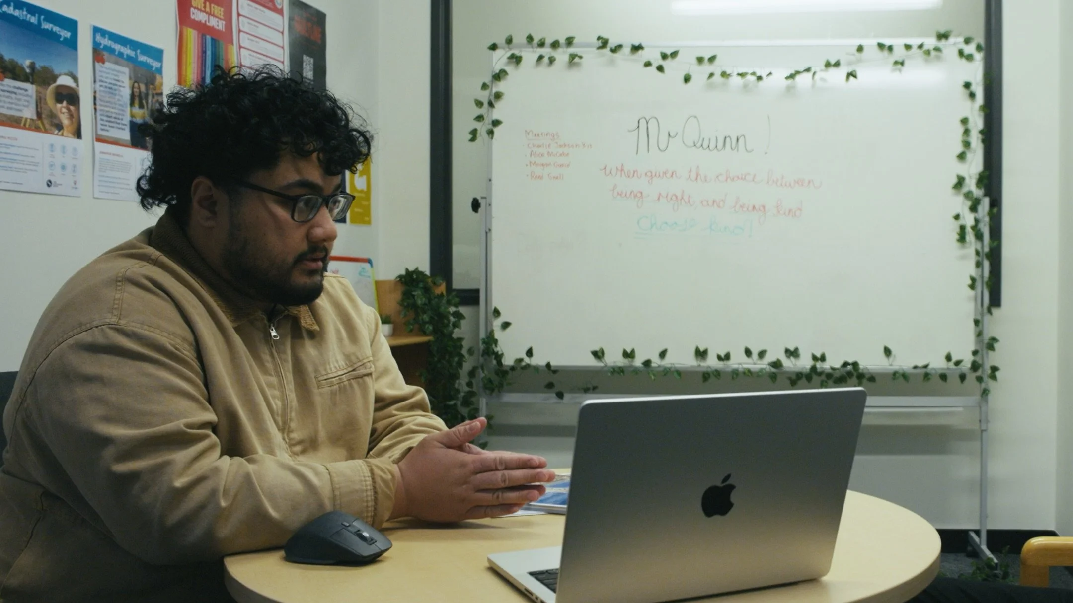Meet Rocky Manusaute as Mr Quinn in stills from our test shoot for Faultline.

Directed by @reedezra_
Produced by @heartshapedalice
Cinematography by @m.2.t.1

Please note: These images feature sample colour grades and may not reflect the final look 