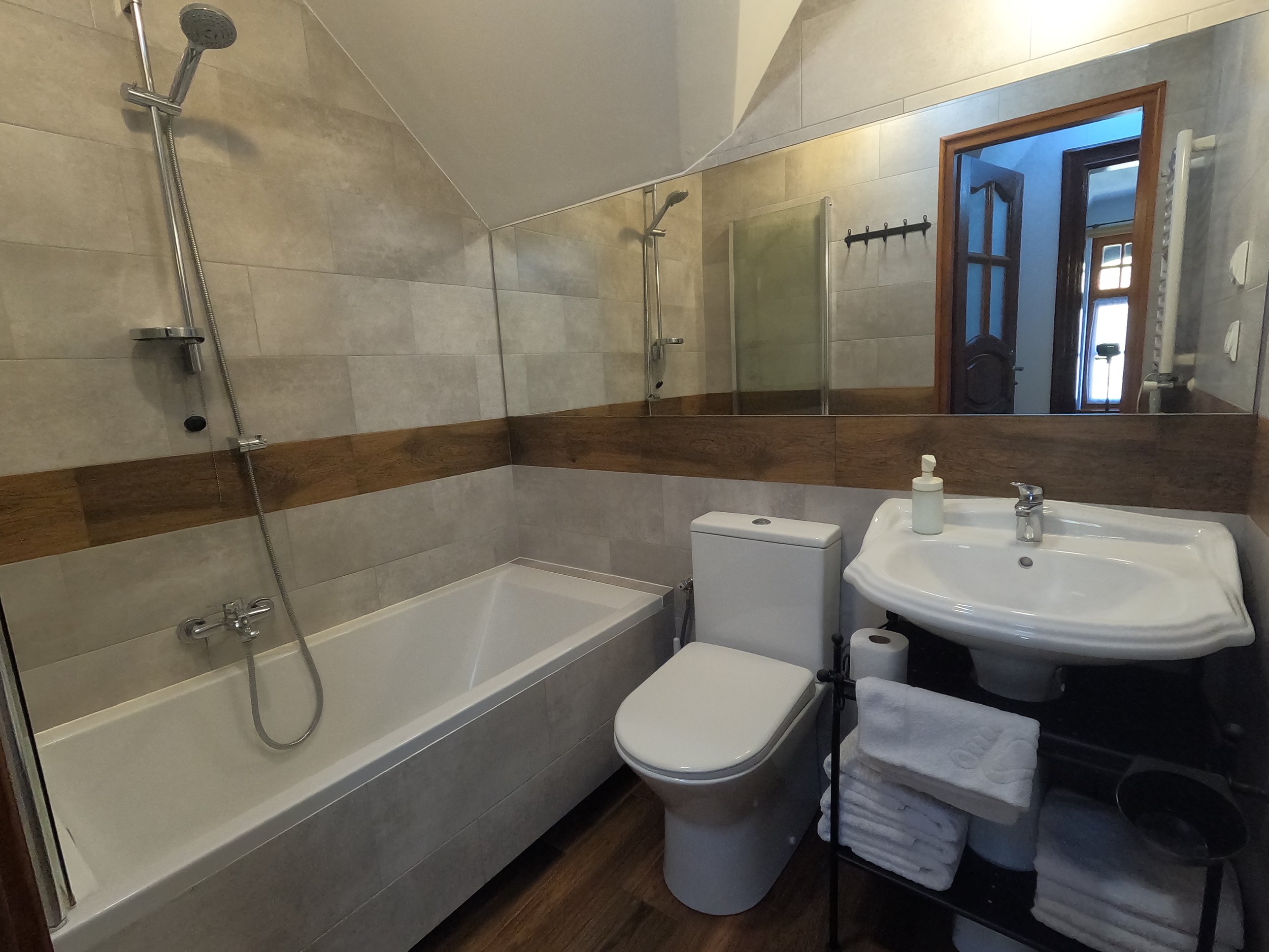 Apartament nr.2 (piętro 2 - do 6 osób)