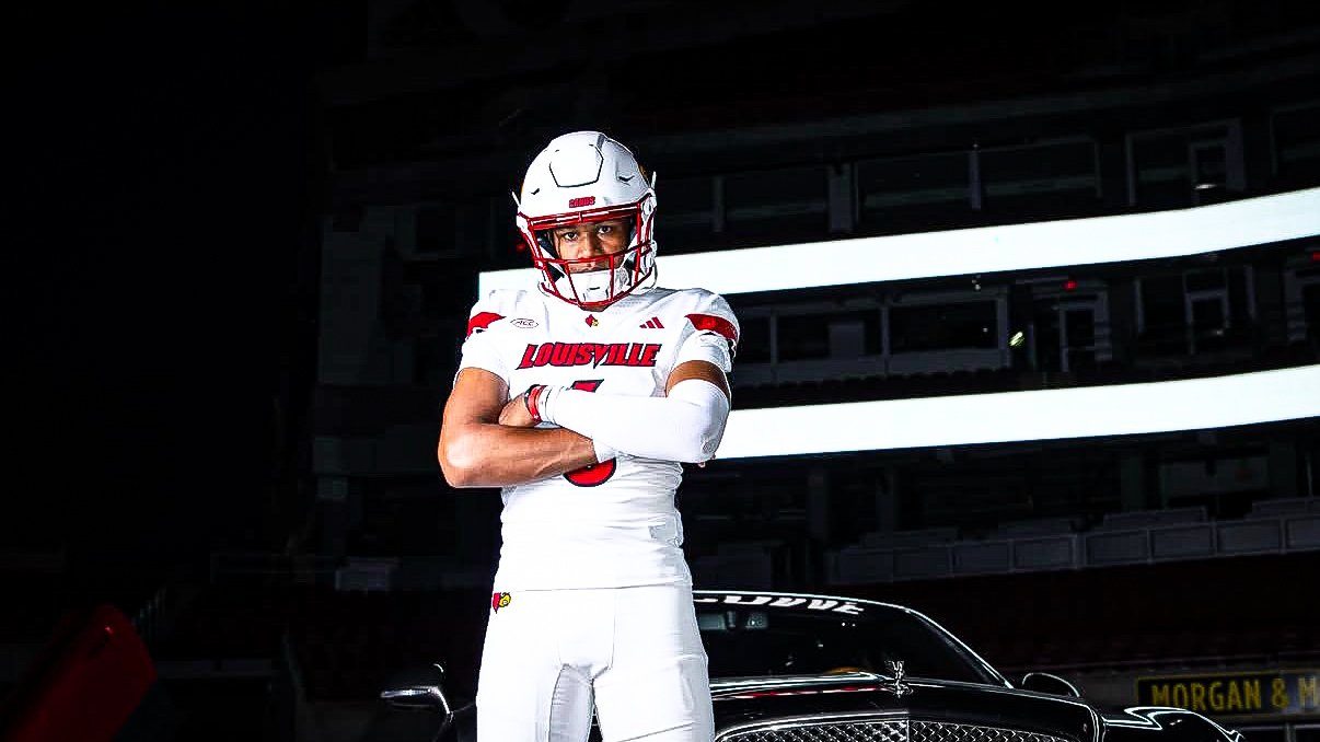 Louisville Keeps Three-Star QB Dre’Mail Carothers Home