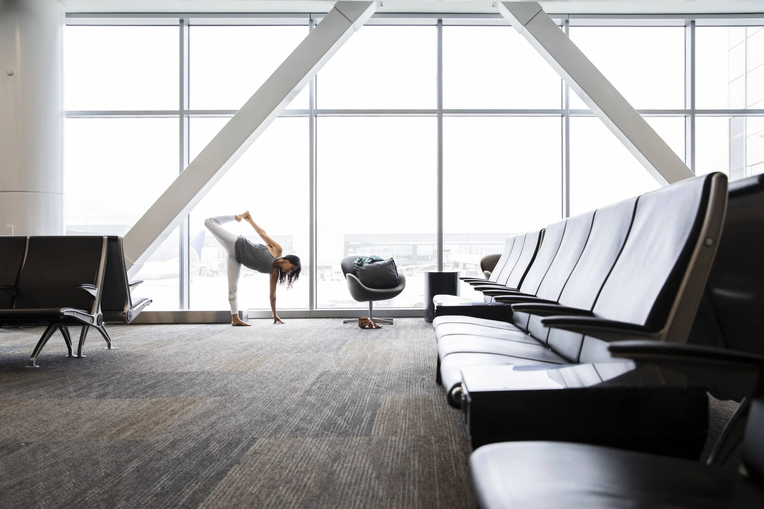 12-bay-area-commercial-photographer-product-lifestyle-osprey-luggage-airport-yoga.jpg