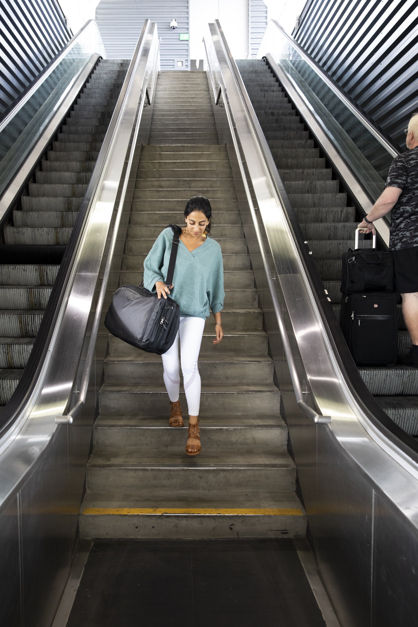 9-bay-area-commercial-photographer-product-lifestyle-osprey-luggage-urban-escalator.jpg