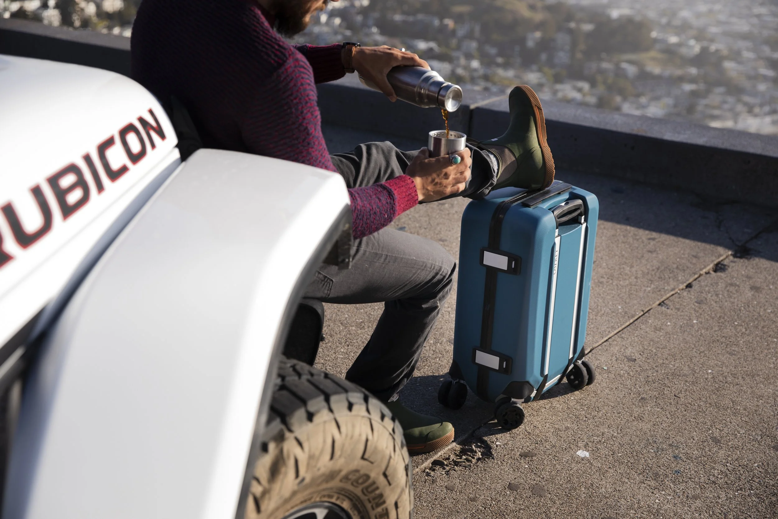 7-bay-area-commercial-photographer-product-lifestyle-osprey-luggage-coffee-moment.jpg
