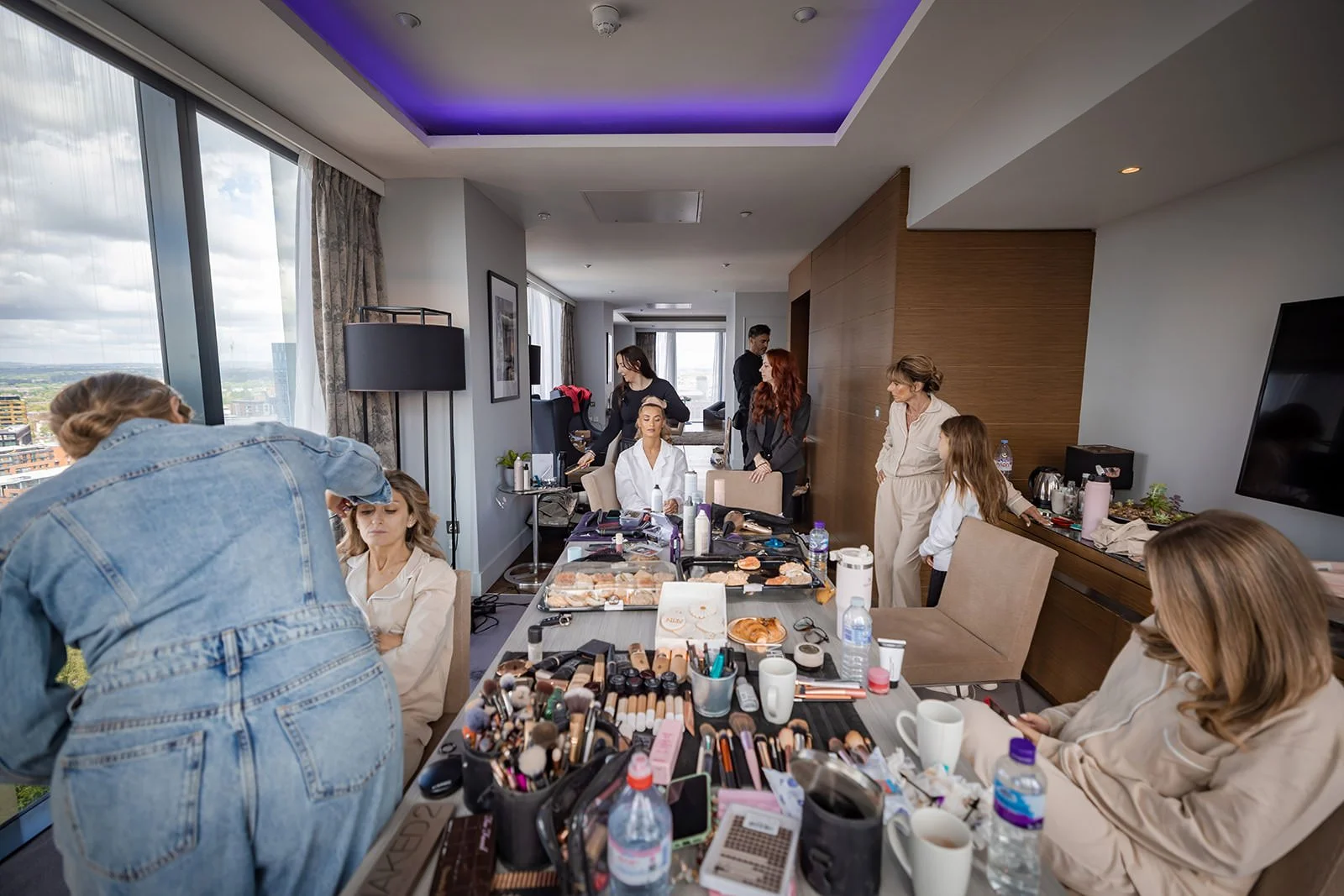 bridal prep at manchester deansgate hotel wedding venue