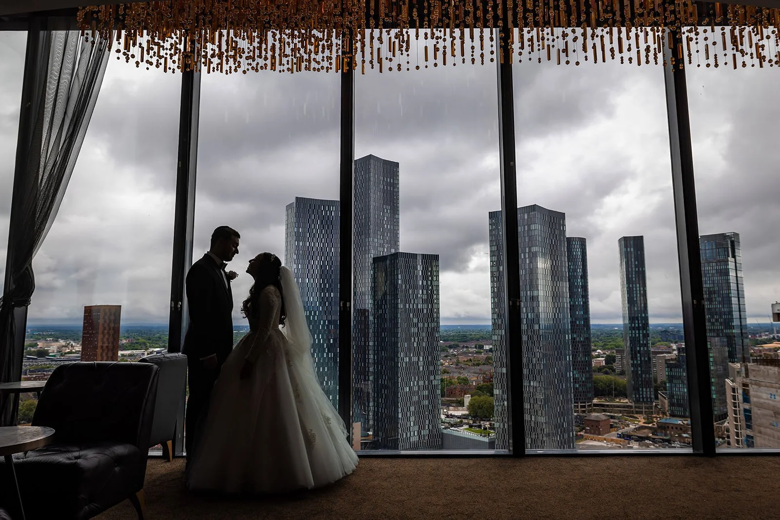 Hilton Hotel Manchester Wedding Photography | Tammy &amp; Jacob City Wedding