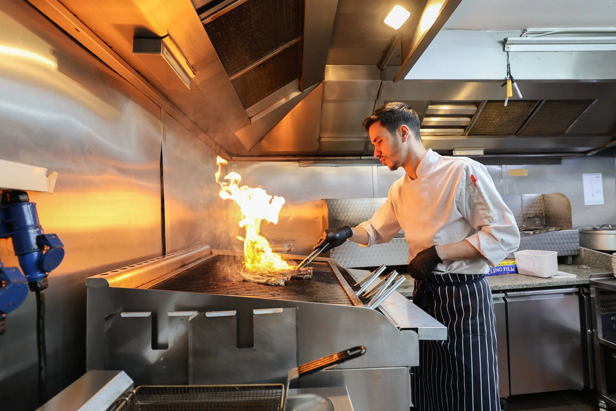 hospitality-photography-restaurant-kitchen-06.jpg