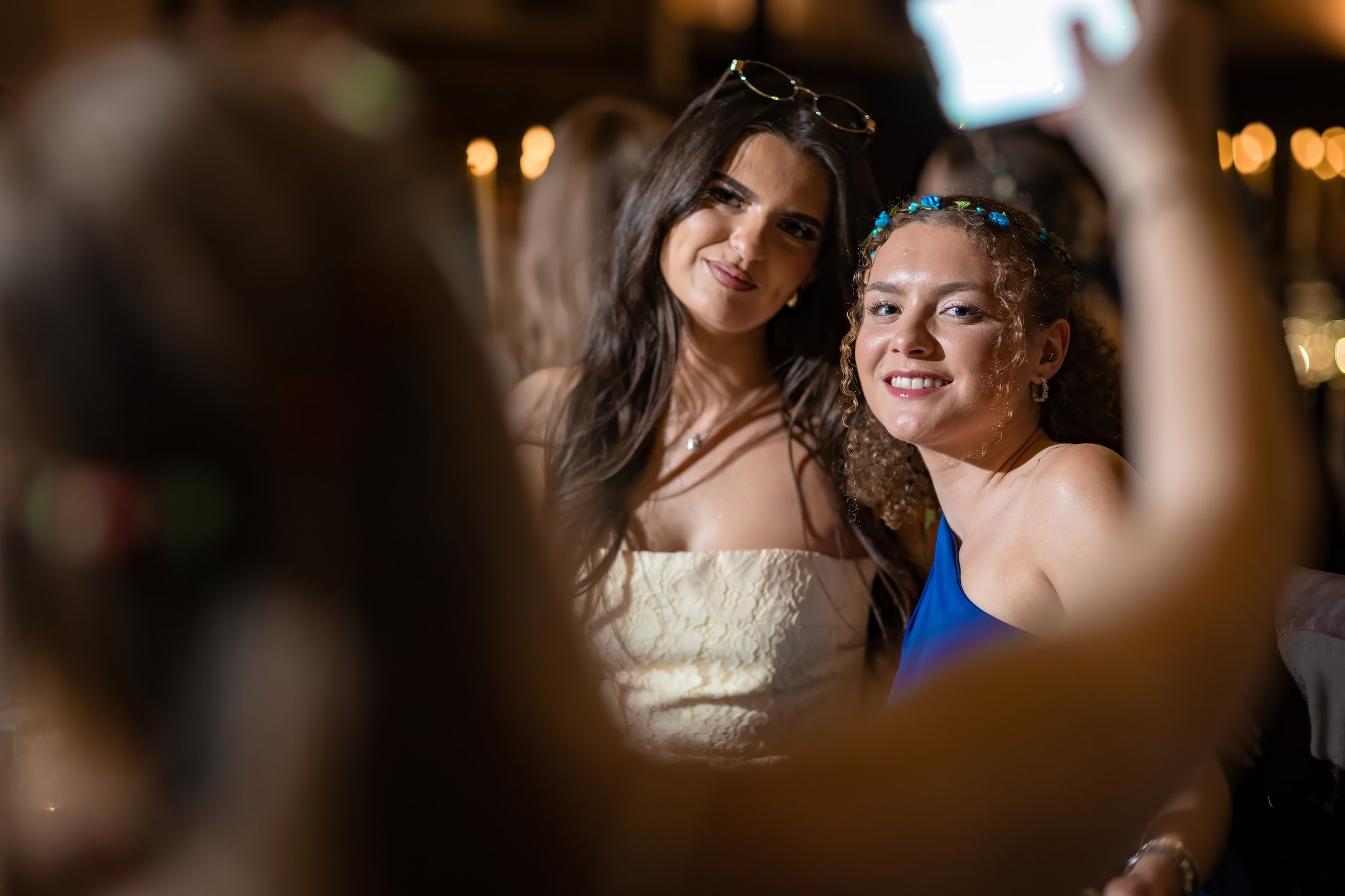 summer-ball-guests-laughing-evening-dancefloor.jpg