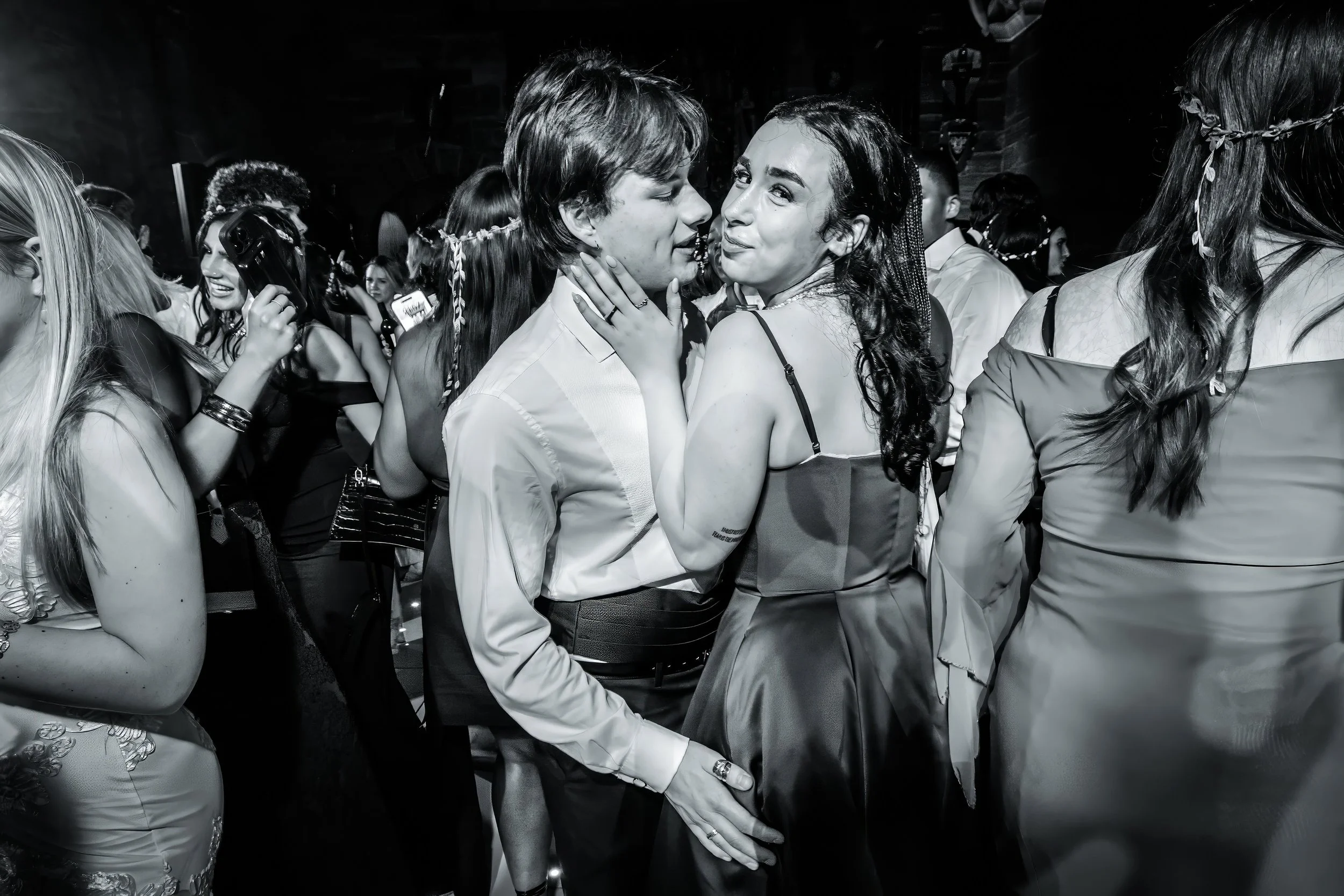 summer-ball-couple-dancing-close-dancefloor-black-white.jpg