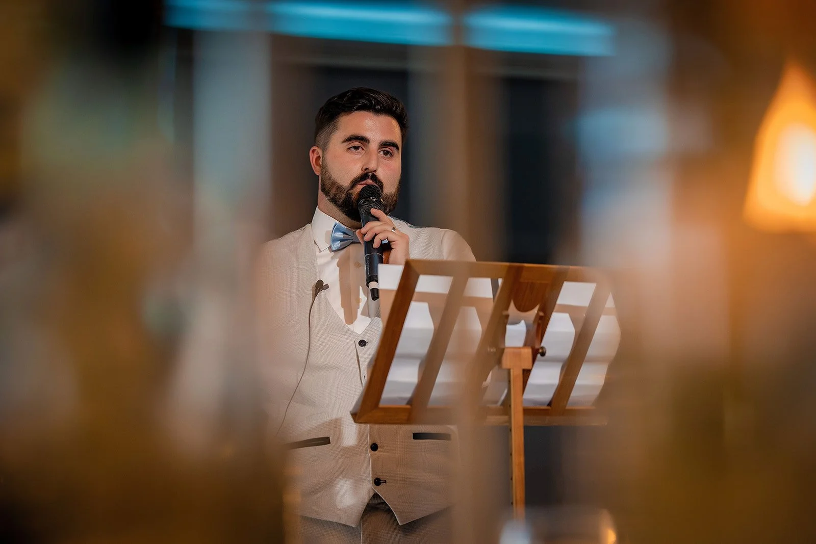 Merrydale Manor wedding groom speech light suit and blue bow tie – Manchester wedding photographer