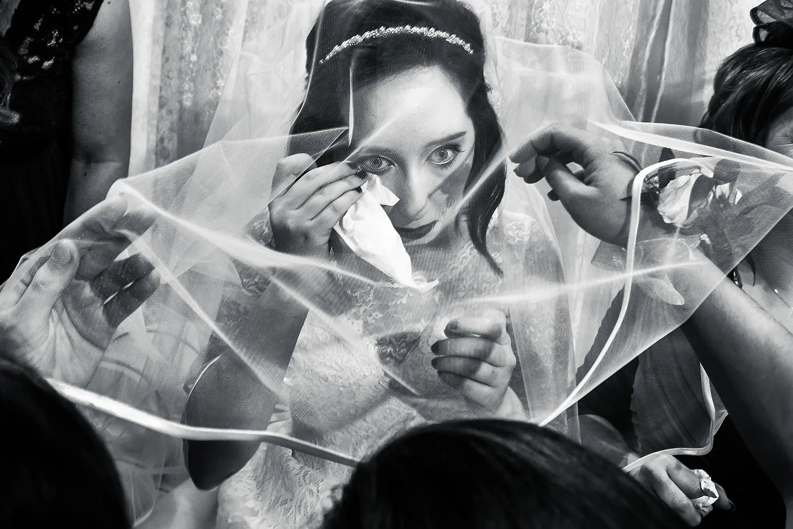 manchester wedding photography jewish bride gets emotional tears at bedeken