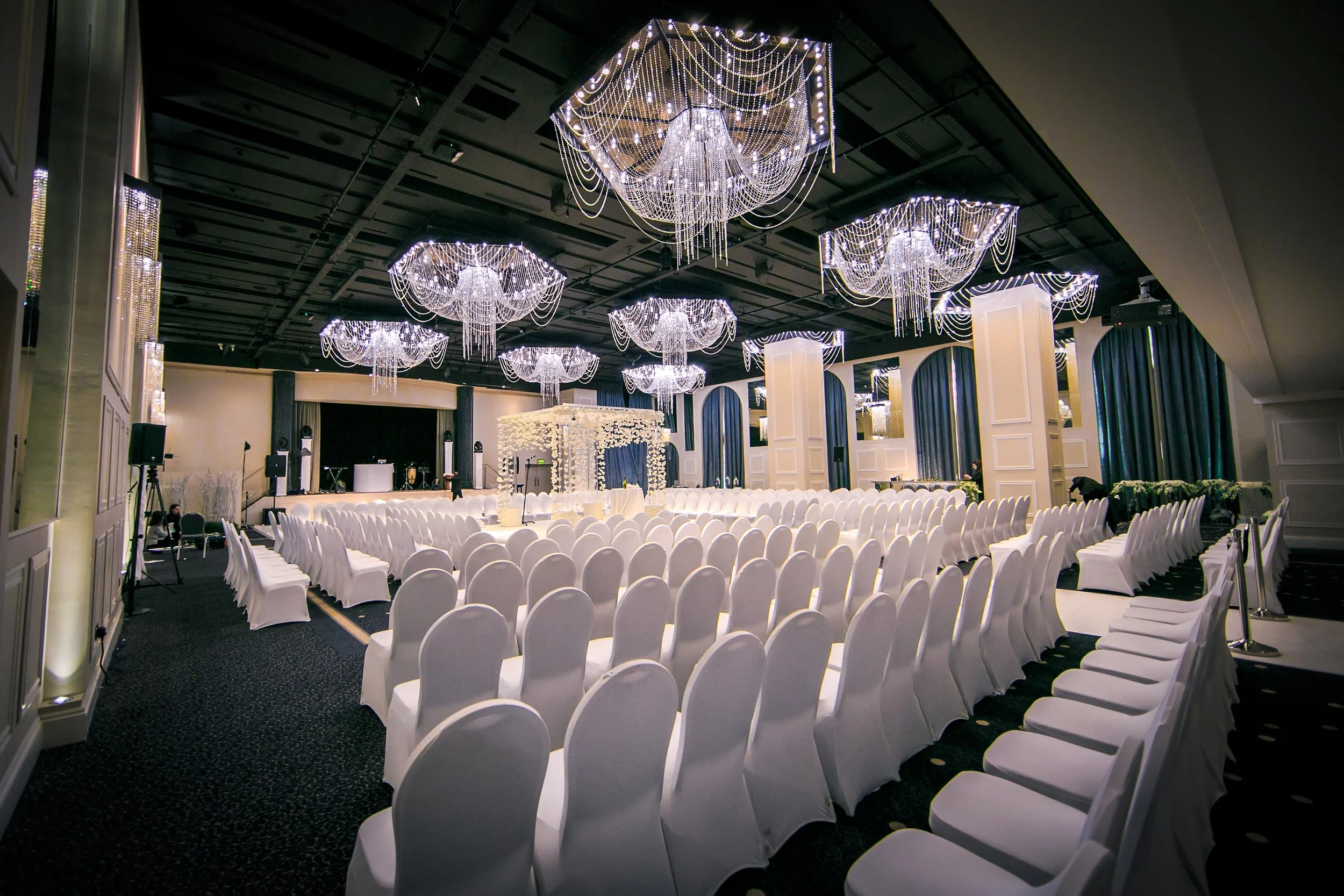 mercure manchester piccadilly hotel international suite wedding ceremony set up