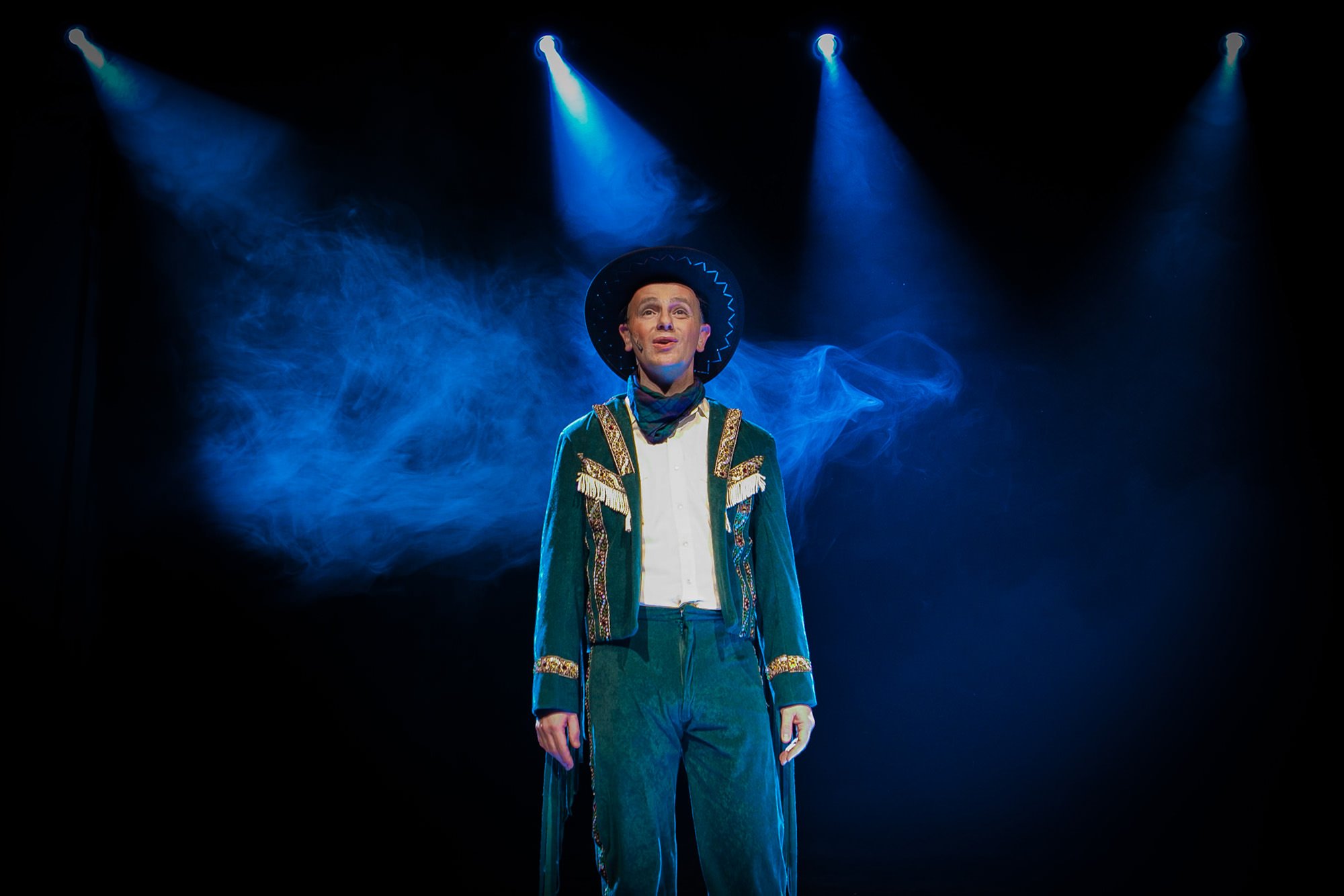 annie get your gun musical theatre performance photography with lighting and smoke