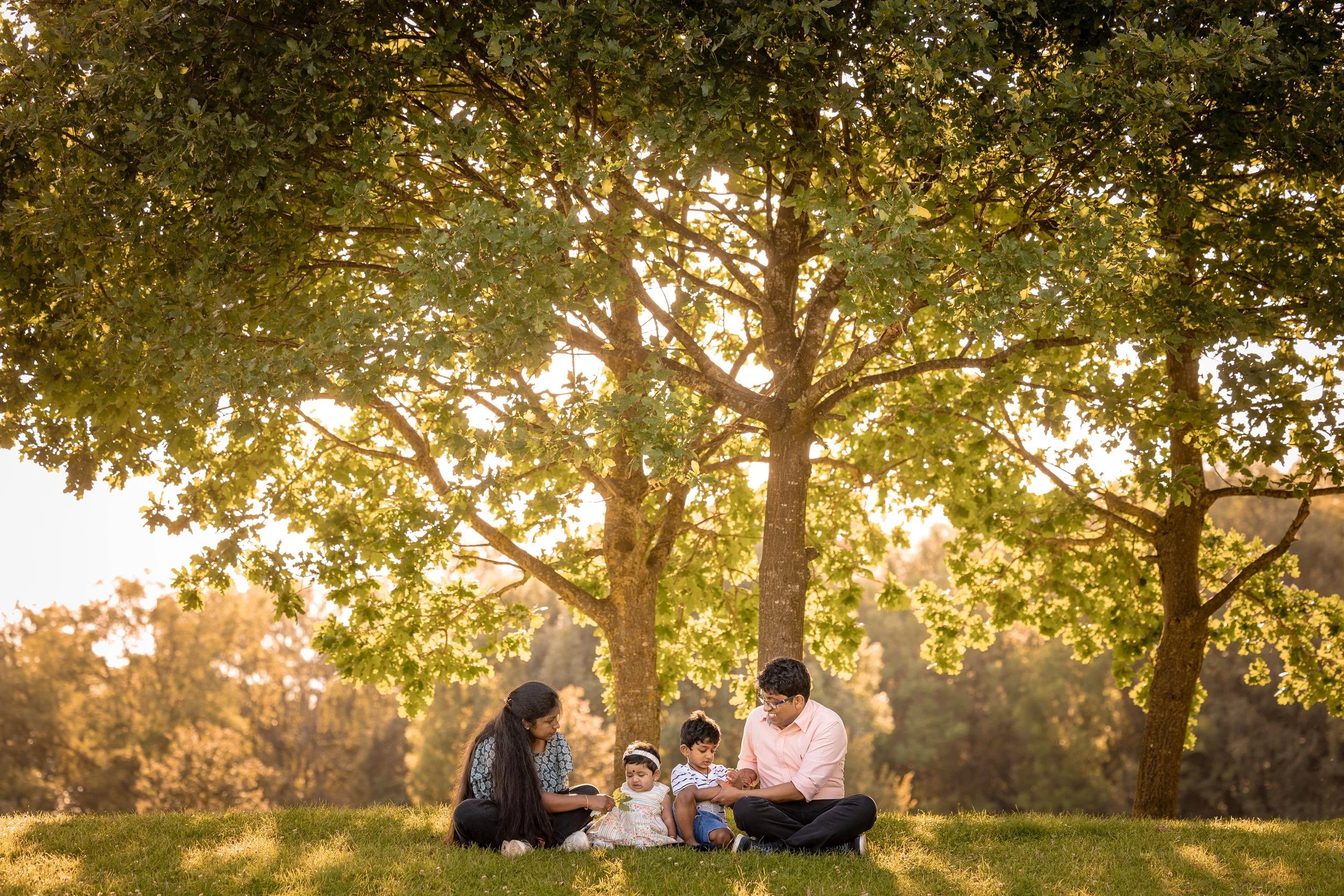 natural light family portrait in heaton park manchester