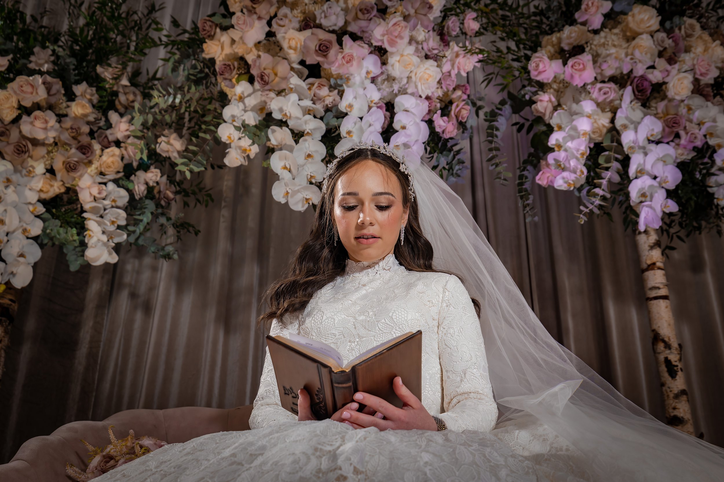 kallah bride davening during bedeken at charedi jewish wedding