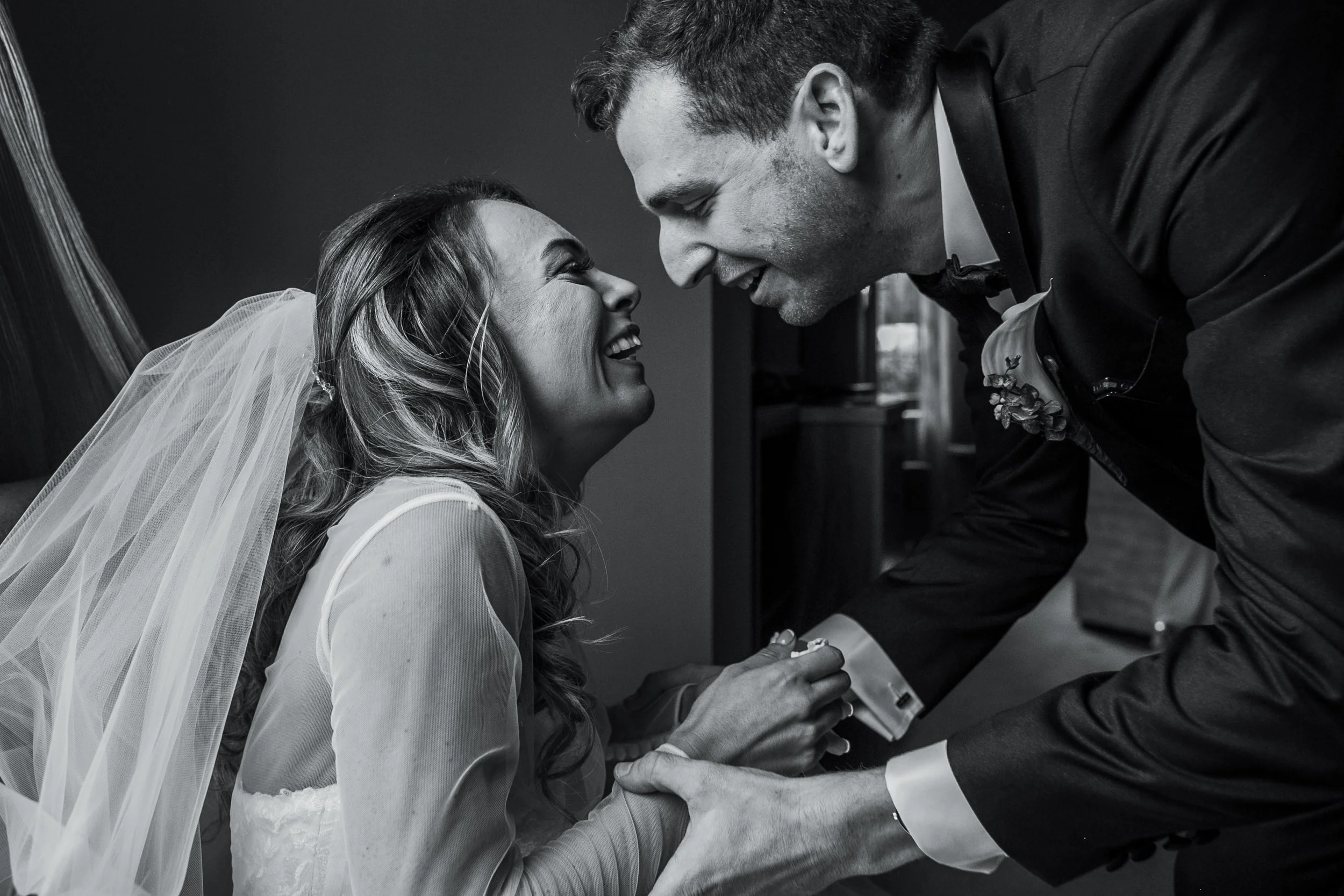jewish manchester wedding photography photographs groom and bride at bedeken smiling