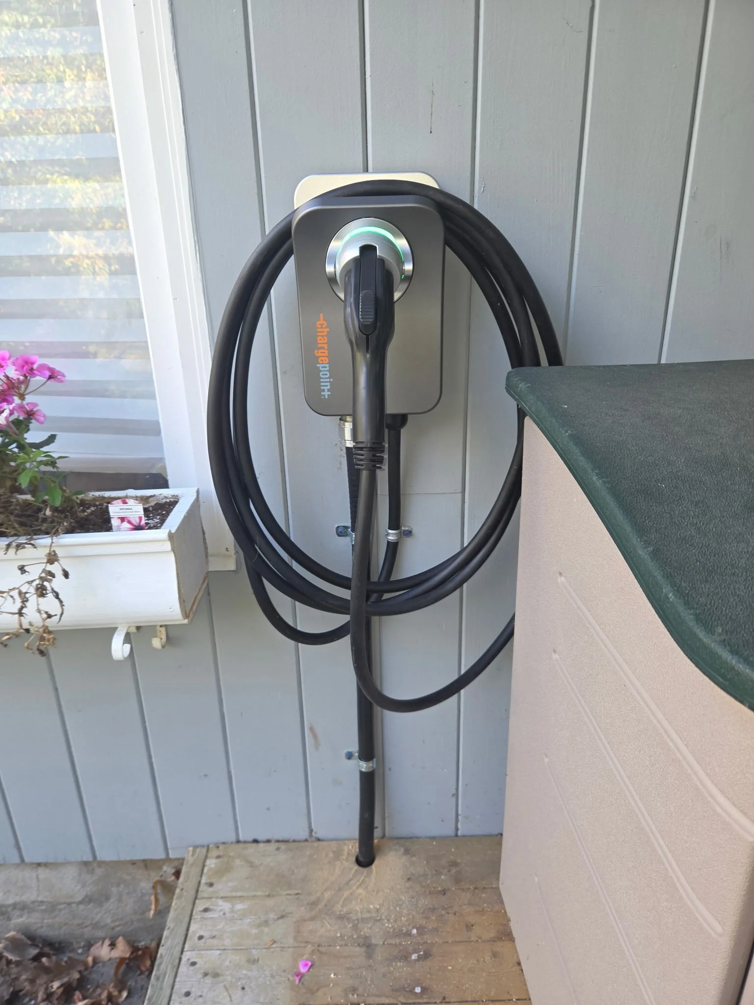 Installation of a @chargepoint Home Flex over the weekend. 
-
Considering at home charging to save on money? Reach out to us @mrevcharger for your EV charging needs.
-
-
-
-
#chargepoint #electrician #kawarthalakes #ev #evcharging⚡️