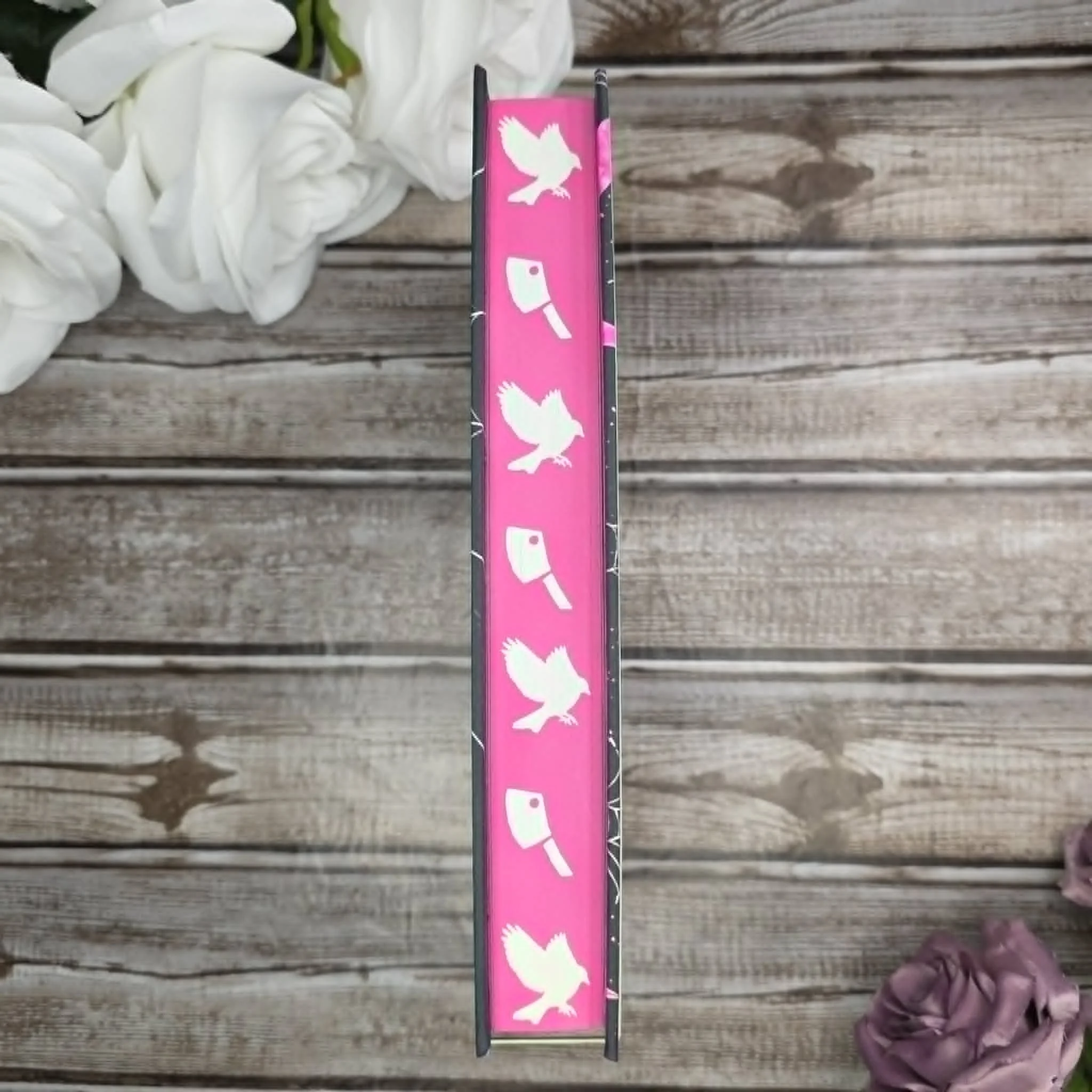 hot pink sprayed edges