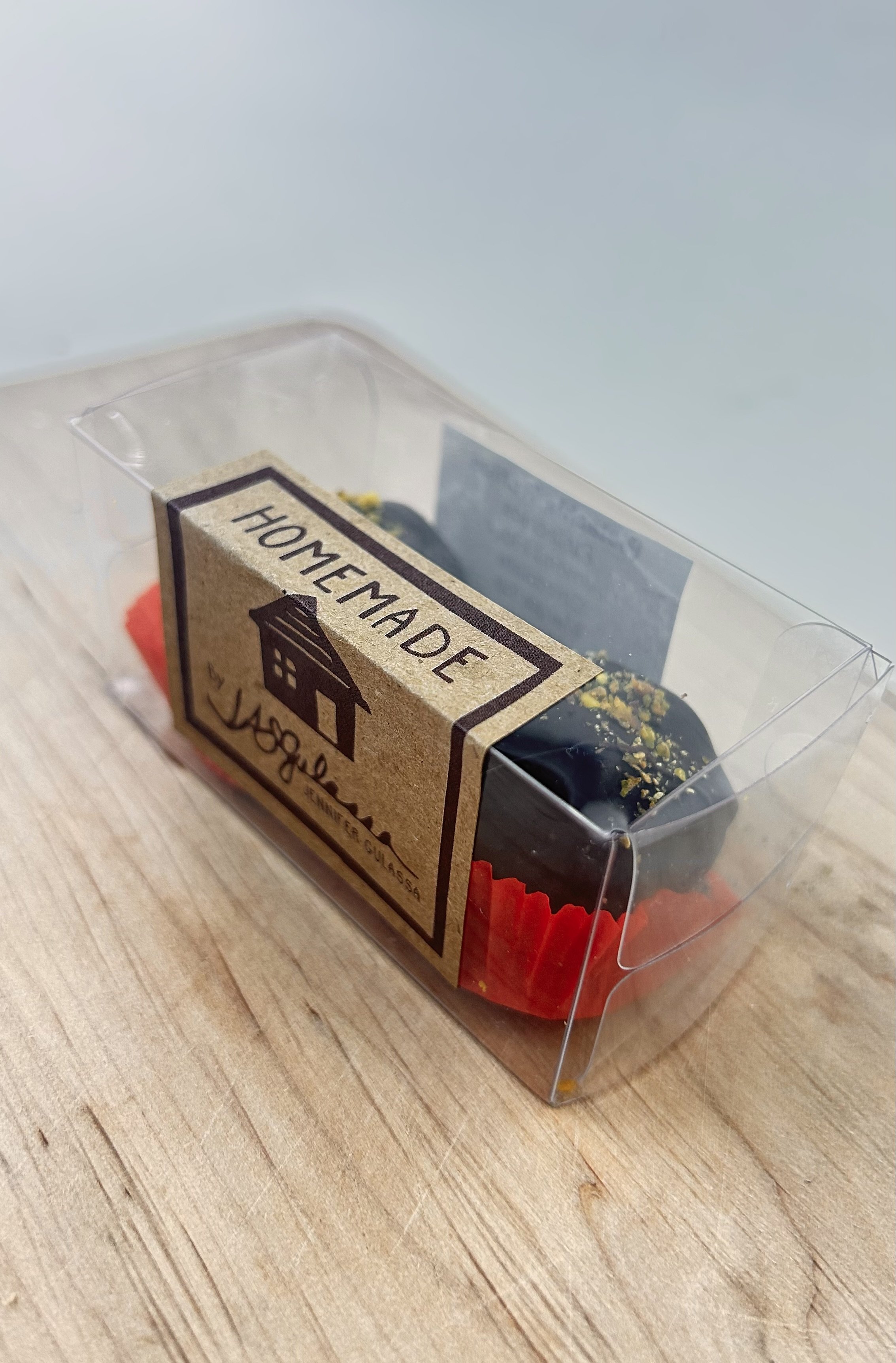 pistachio gift box 1.jpeg