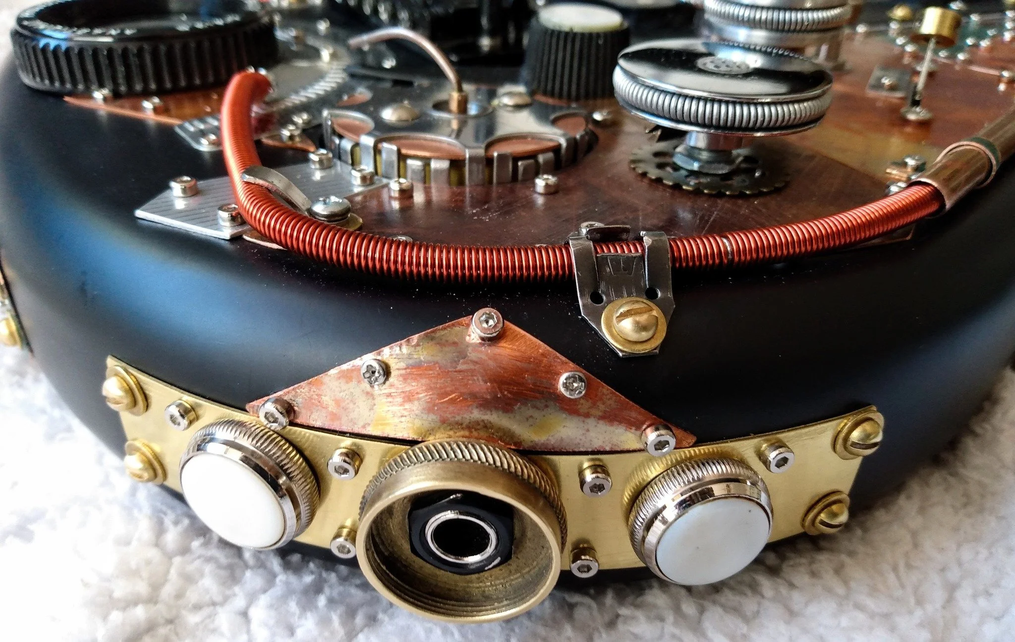 LaBelle Guitar input jack.jpg