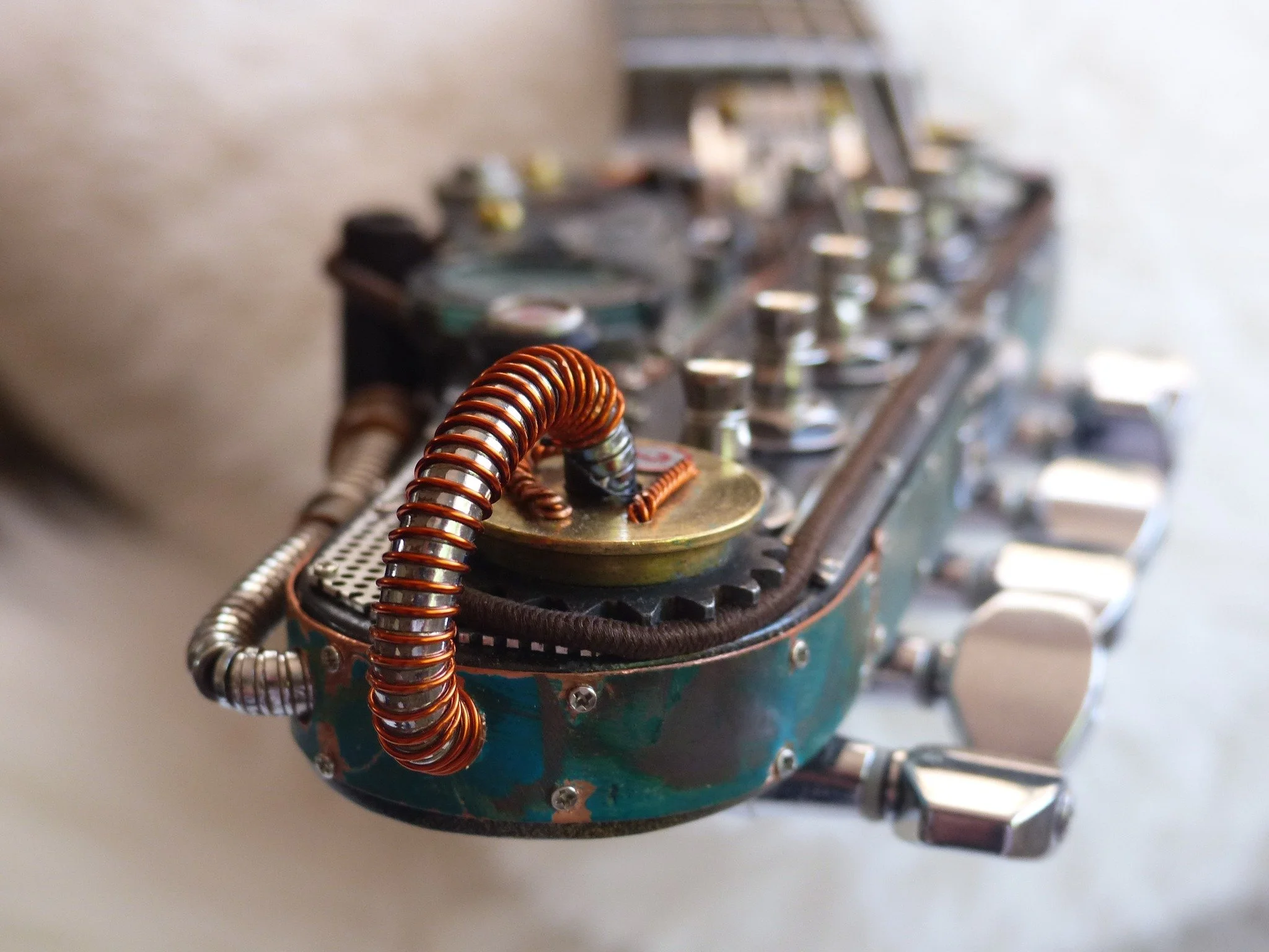 Bell & Howell autoload gold headstock.jpg